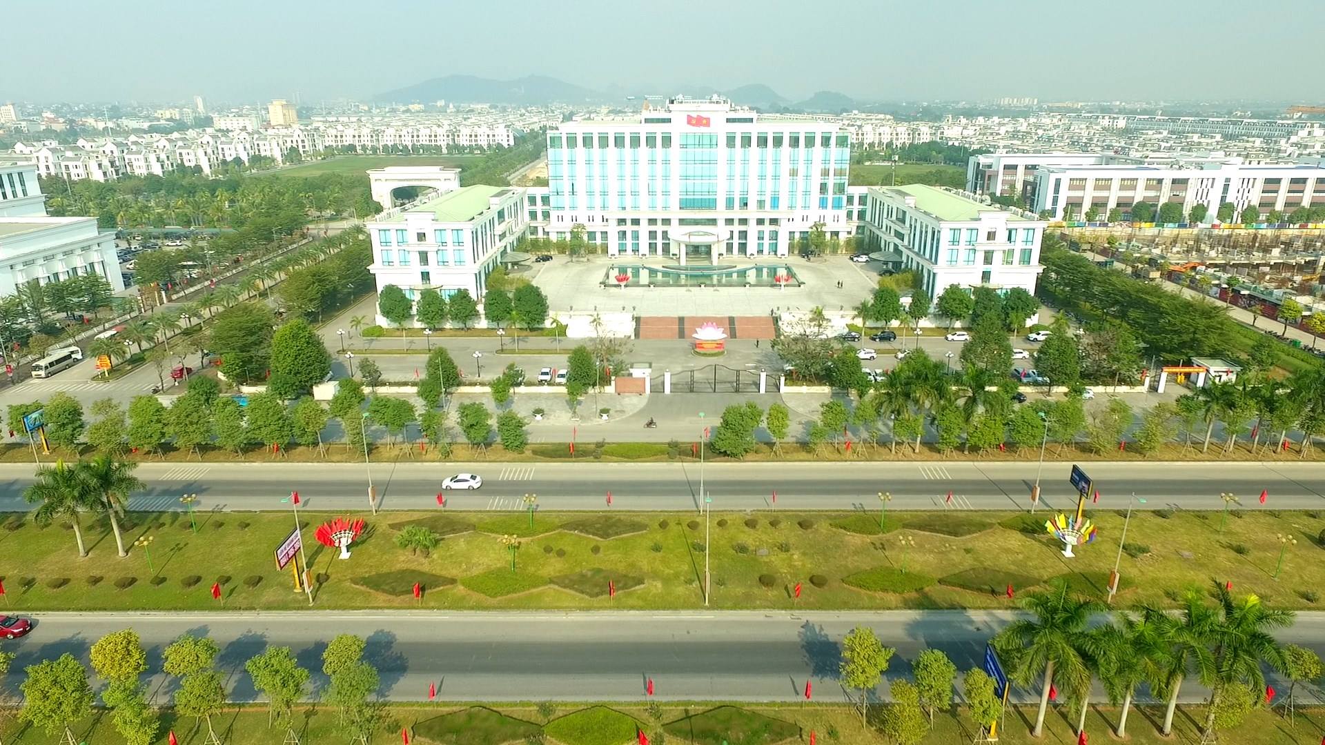 Hỗ trợ người dân thực hiện các thủ tục hành chính trên Cổng dịch vụ công tại Khu dân cư
