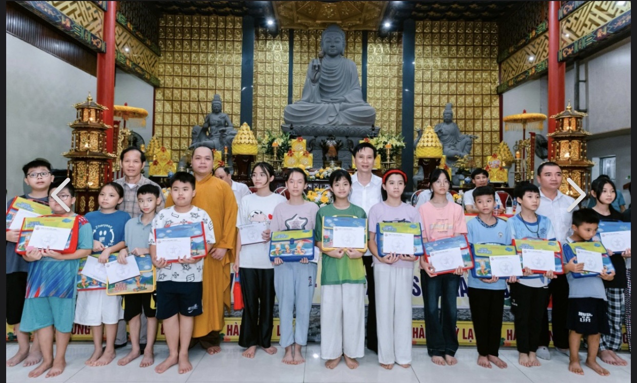 Chùa Thành Hà tổ chức Lễ tặng quà cho học sinh giỏi năm học 2024 - 2025