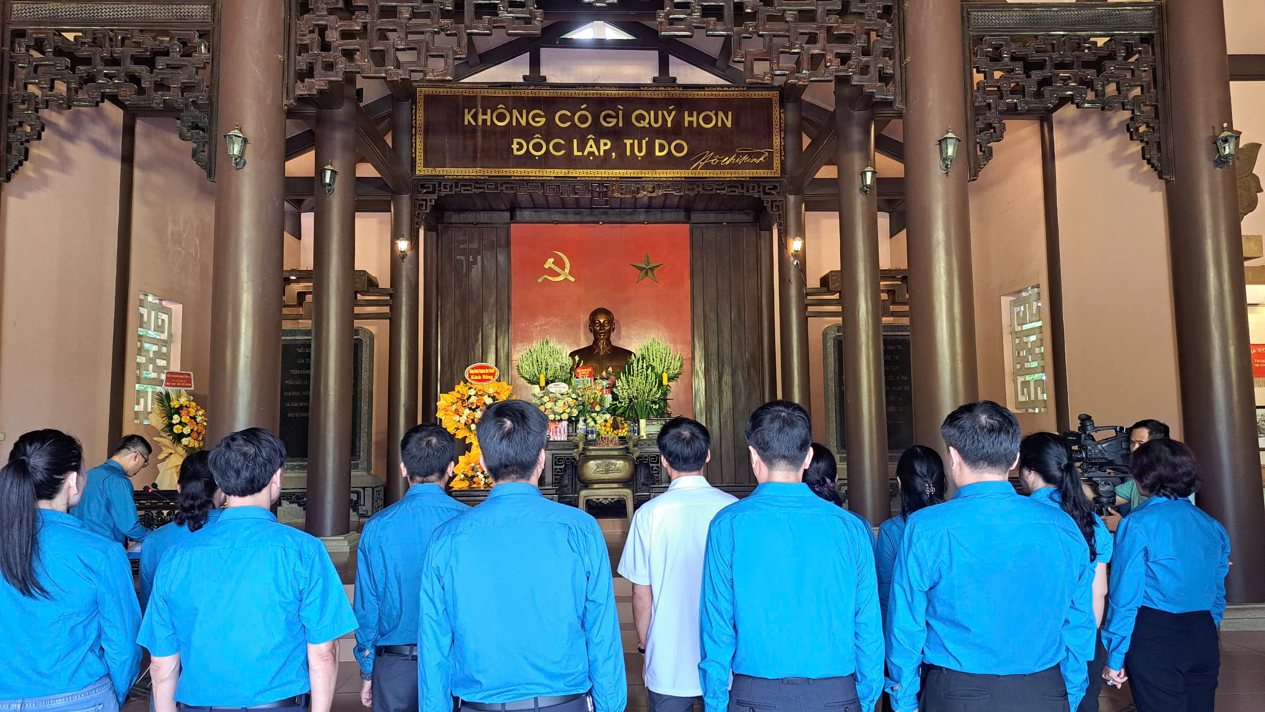 Anh-tin-bai