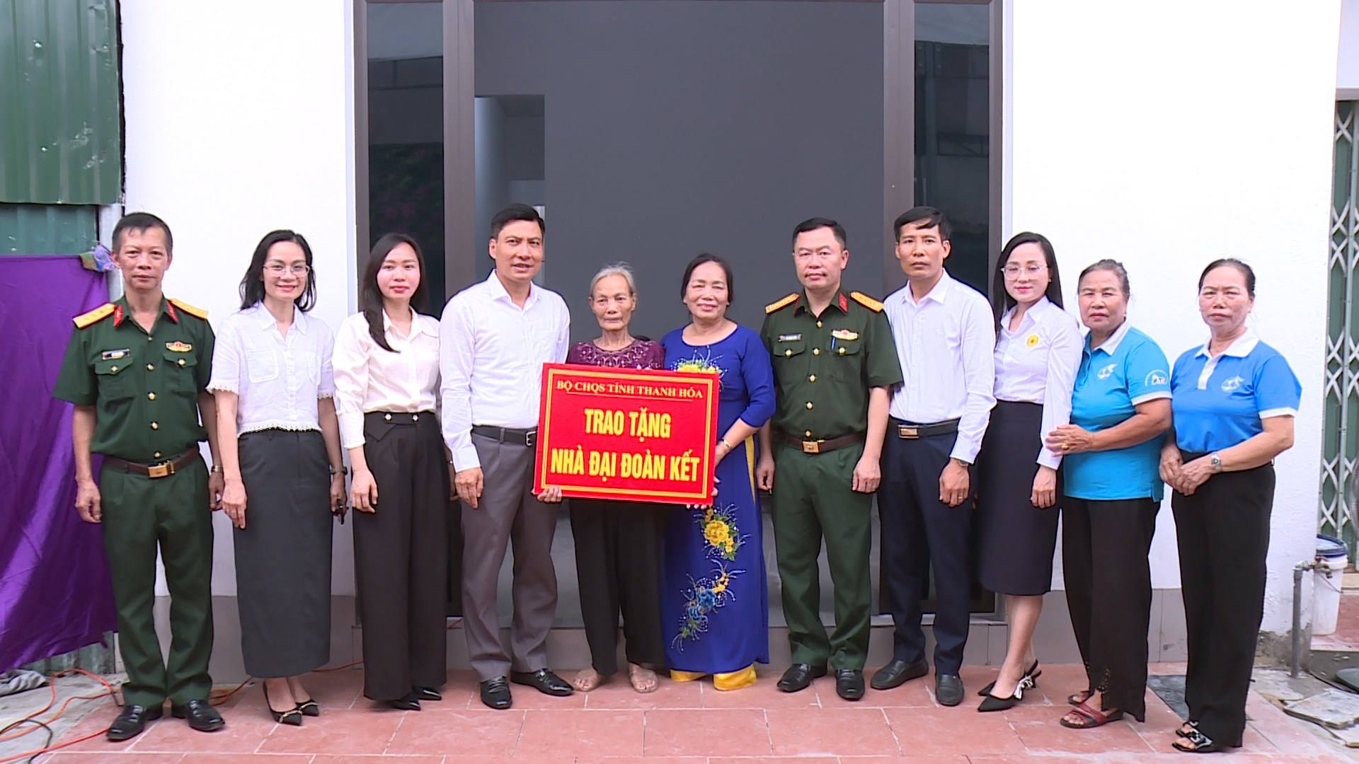 Khánh thành và bàn giao nhà “Đại đoàn kết” cho bà Nguyễn Thị Cầu