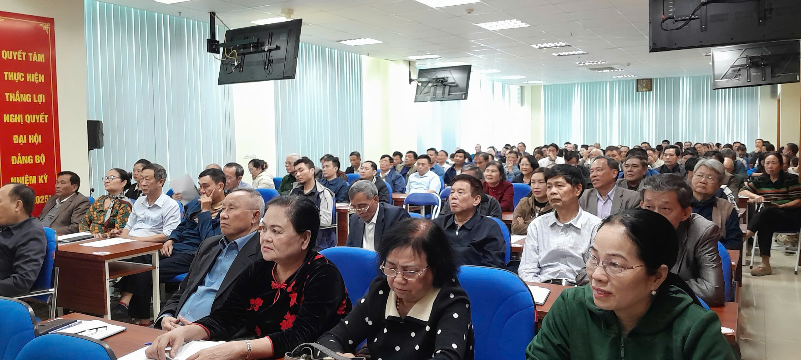 Phường Hạc Thành tổ chức tập huấn nâng cao kỹ năng Chuyển đổi số cho Tổ công nghệ số cộng đồng