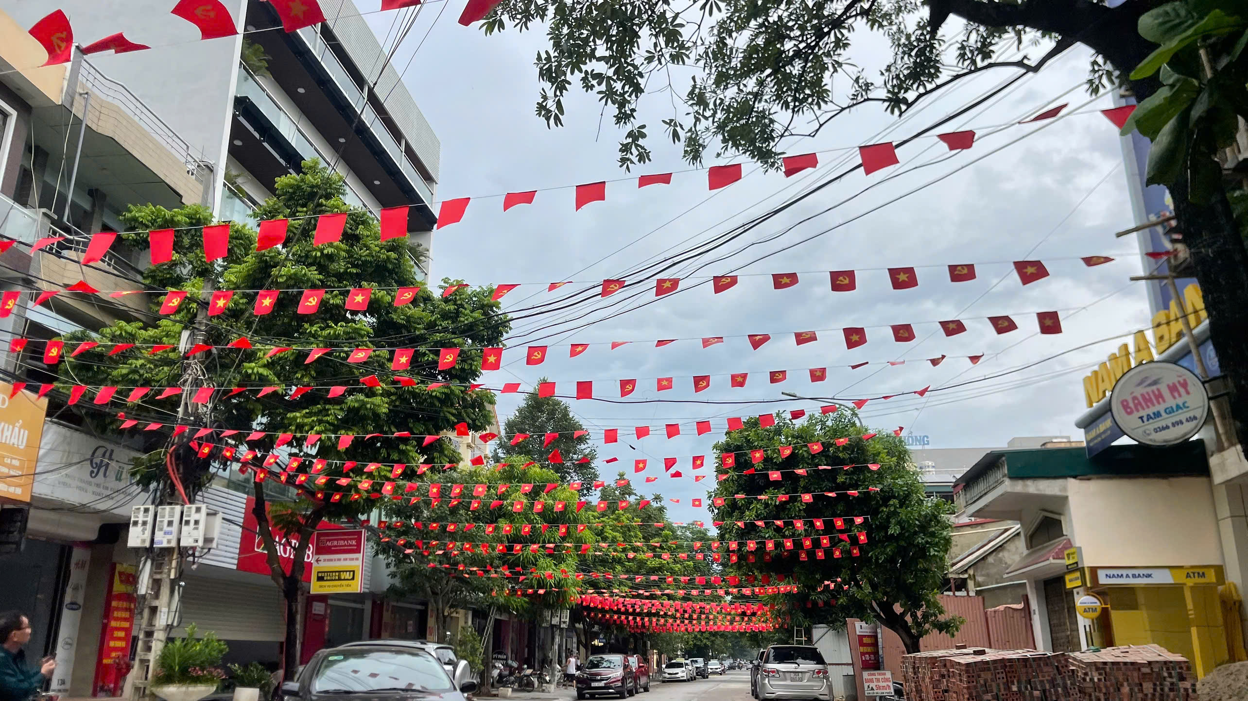 Anh-tin-bai