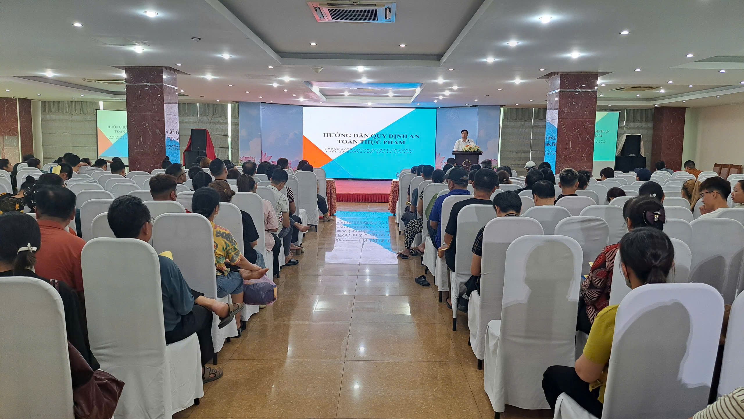 Hội nghị tập huấn nâng cao kiến thức an toàn thực phẩm năm 2026