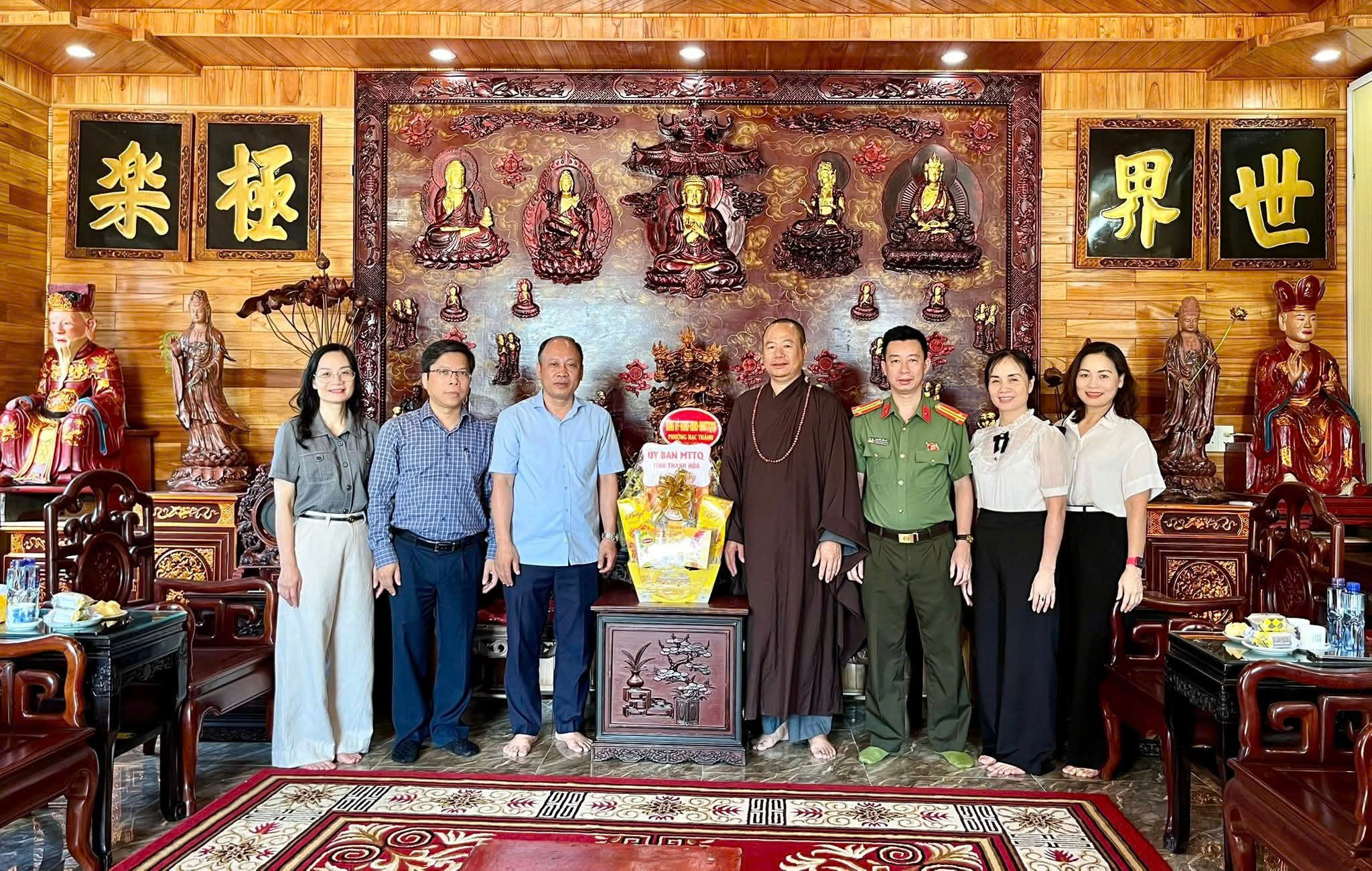 Lãnh đạo phường thăm, chúc mừng các chùa trên địa bàn phường nhân Đại lễ Phật đản Phật lịch 2570 - Dương lịch 2026.