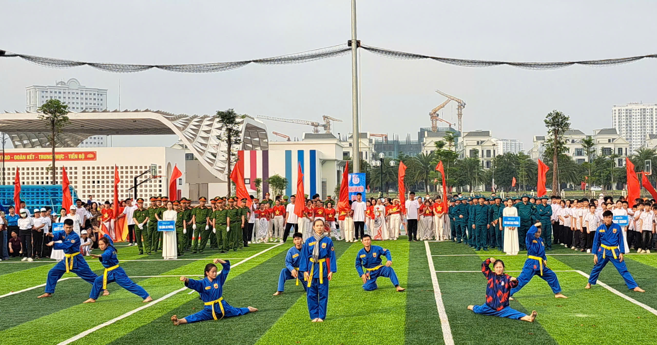 Anh-tin-bai