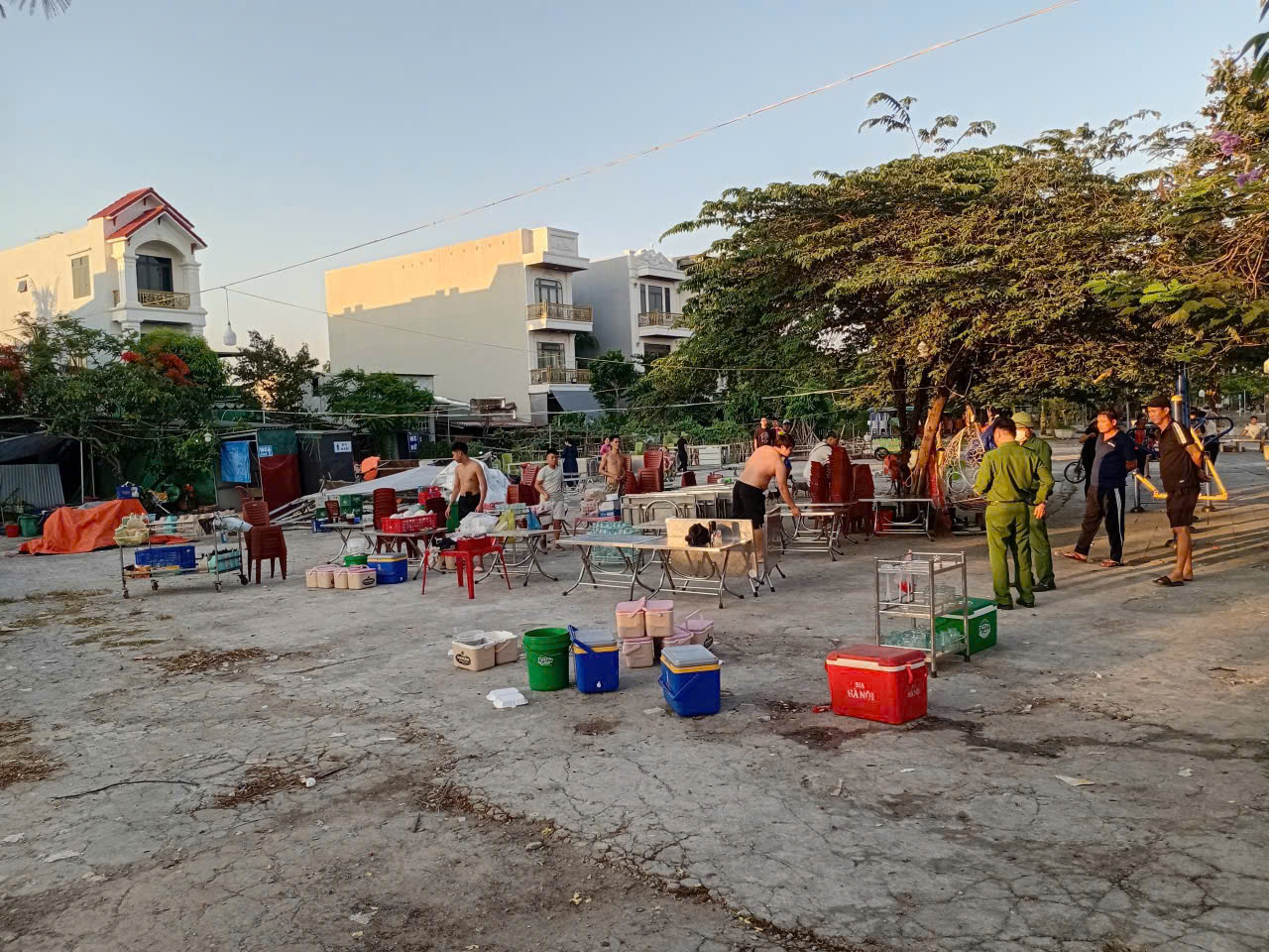 Phường Hạc Thành kiên quyết xử lý các hộ kinh doanh sai quy định  tại khu vực Hồ Đồng Chiệc
