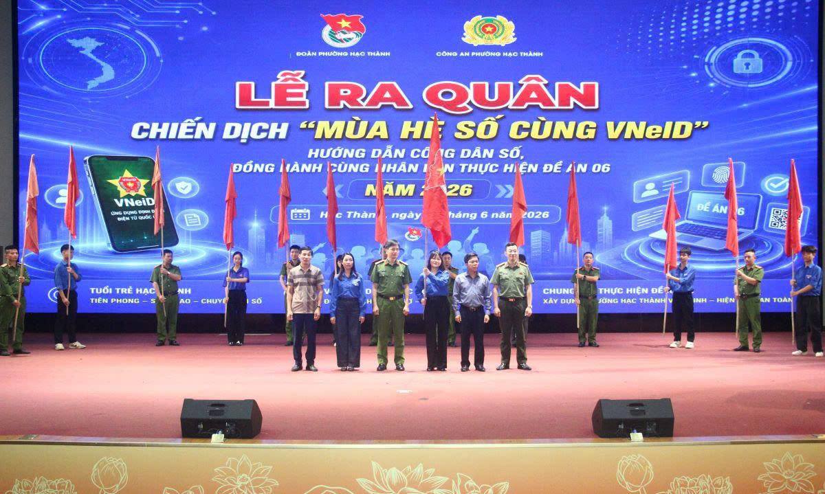 Phường Hạc Thành: Tổ chức Lễ ra quân chiến dịch “Mùa hè số cùng VNeID”