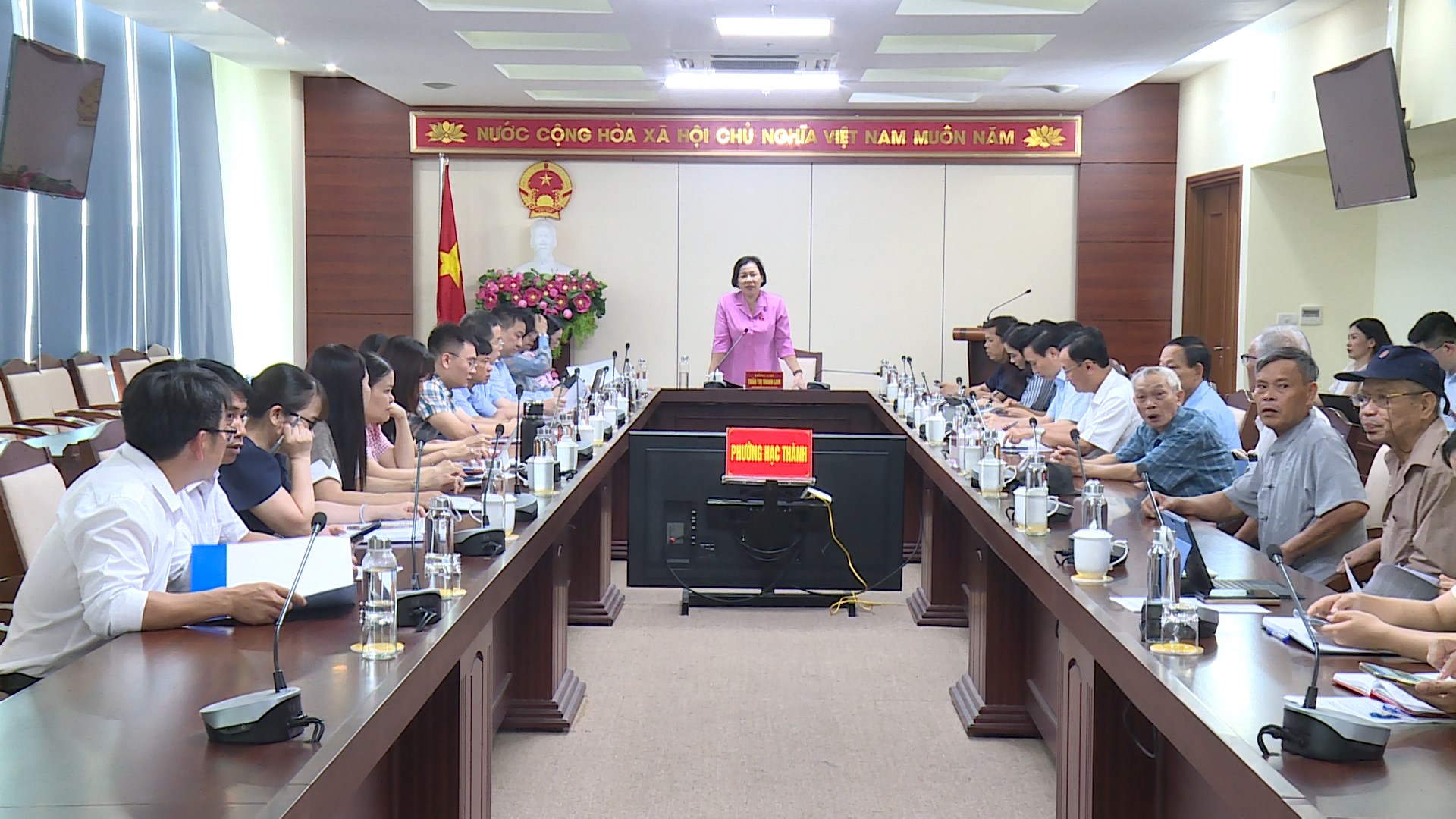 Đoàn khảo sát Quốc hội làm việc tại phường Hạc Thành về việc thực hiện chính sách pháp luật về lao động, bình đẳng giới