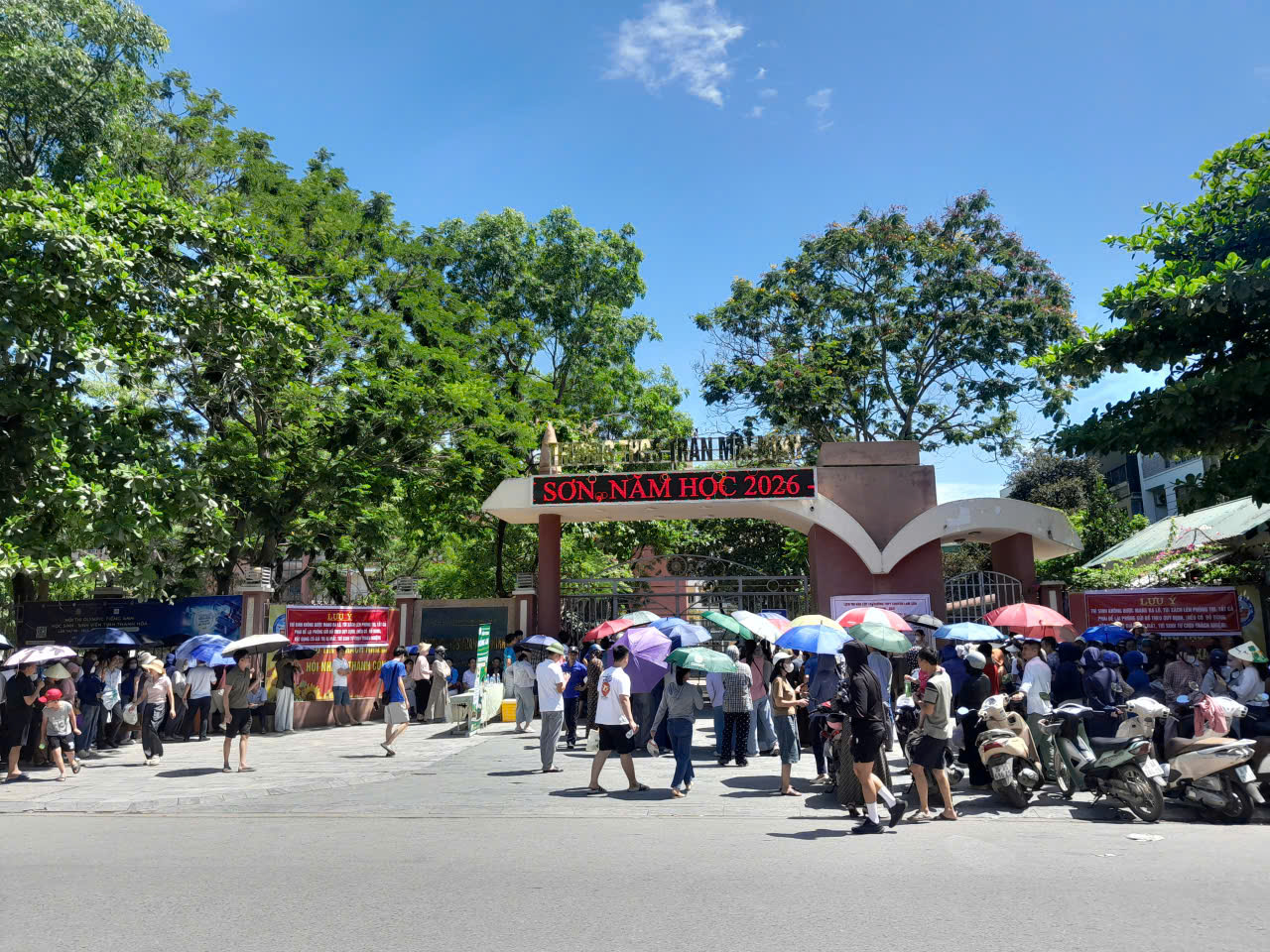 Khép lại kỳ thi tuyển sinh vào lớp 10 THPT 