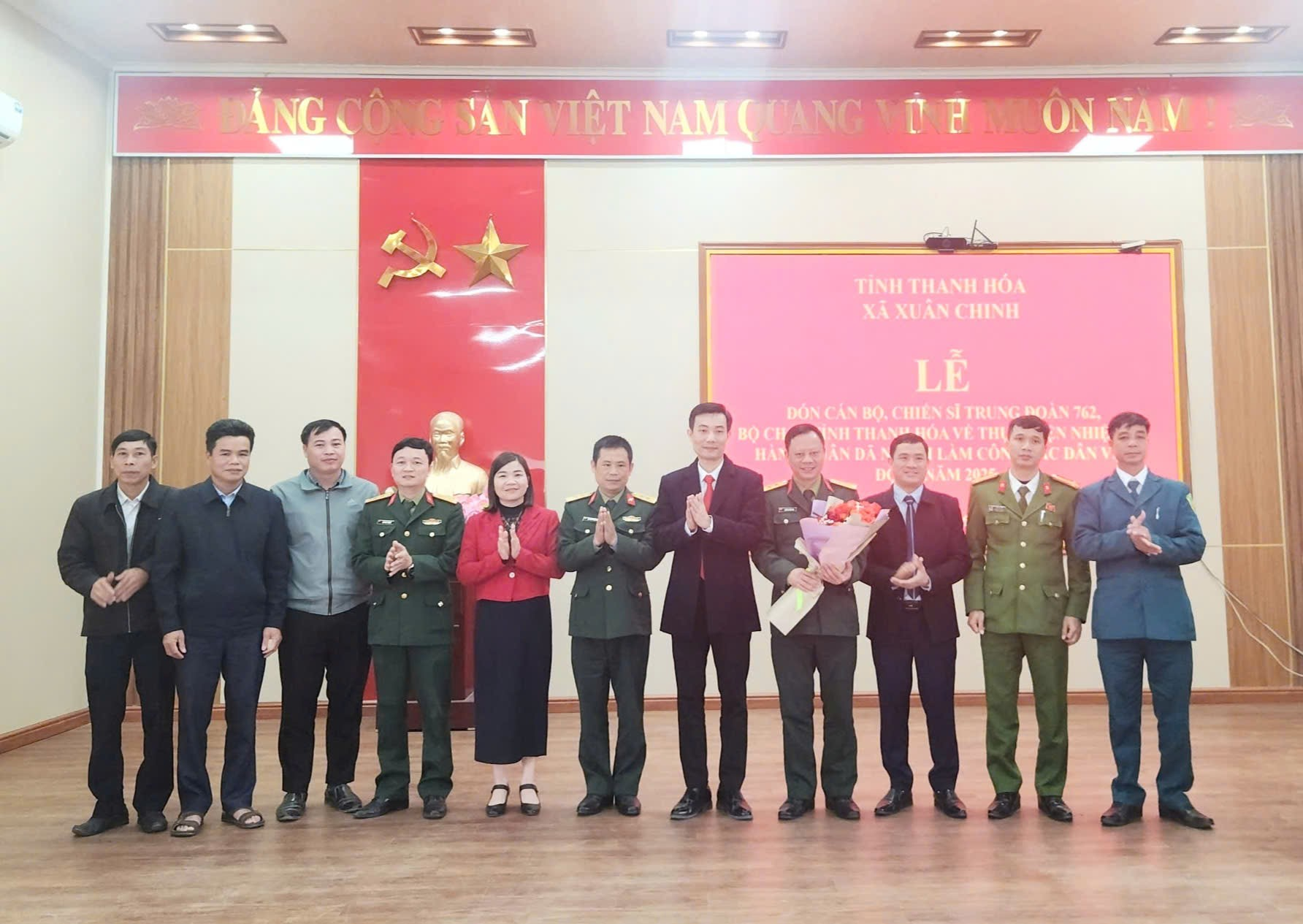 XÃ XUÂN CHINH TỔ CHỨC LỄ ĐÓN NHẬN CÁN BỘ. CHIẾN SĨ