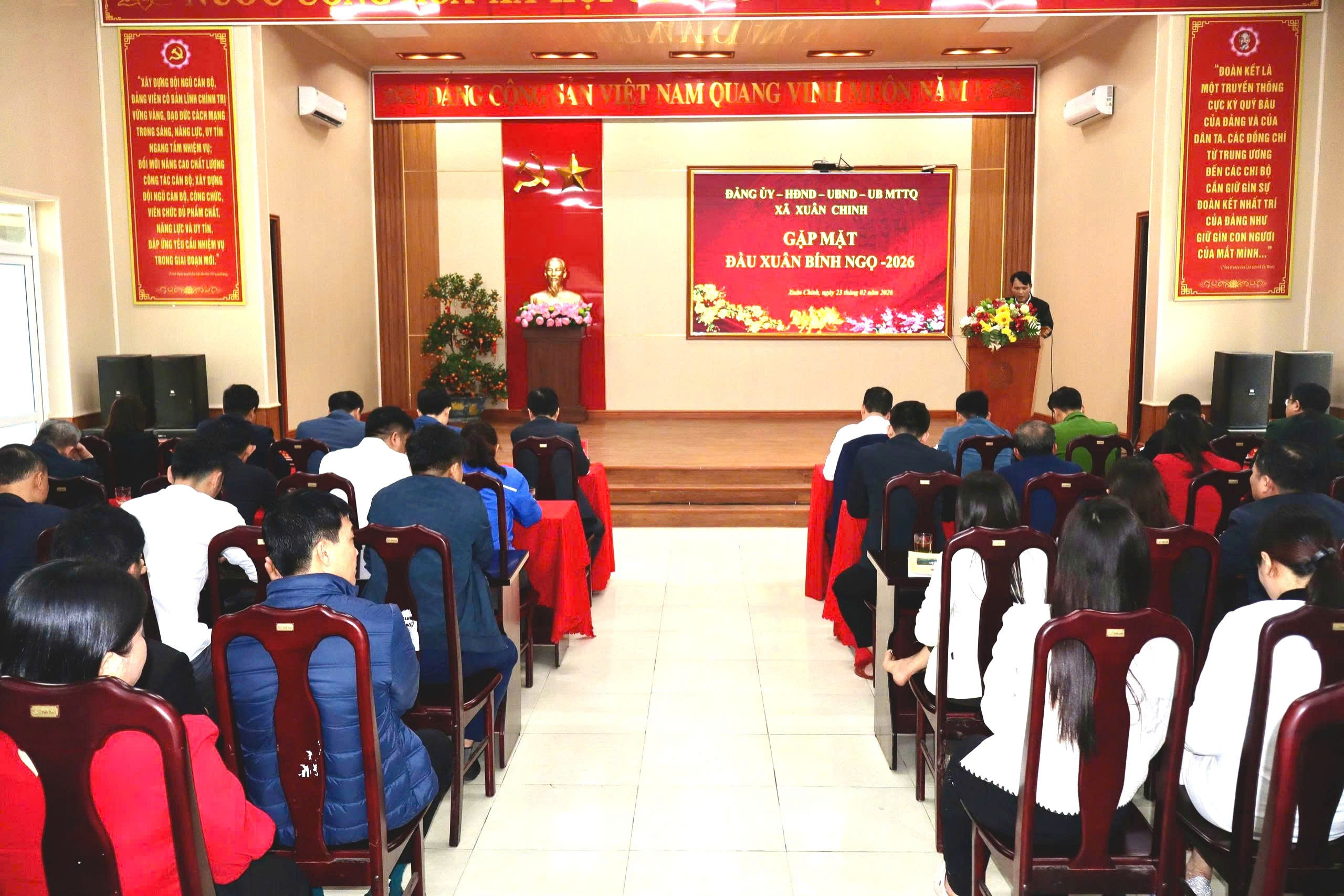 ĐẢNG ỦY, HỘI ĐỒNG NHÂN DÂN, ỦY BAN NHÂN DÂN, ỦY BAN MẶT TRẬN TỔ QUỐC XÃ XUÂN CHINH GẶP MẶT ĐẦU XUÂN BÍNH NGỌ VÀ LỄ PHÁT ĐỘNG TRỒNG CÂY