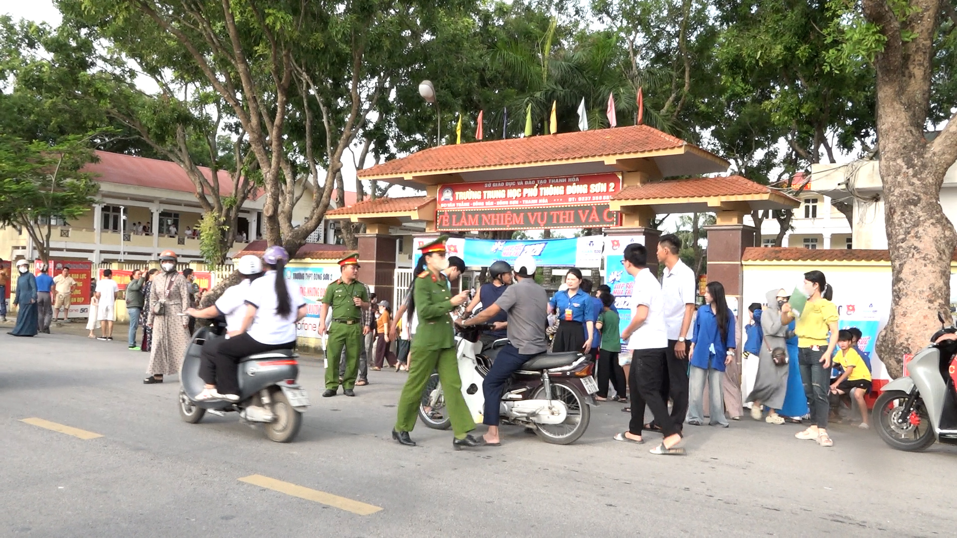 Phường Đông Quang triển khai hiệu quả chương trình “Tiếp sức mùa thi” tại điểm thi THPT Đông Sơn 2