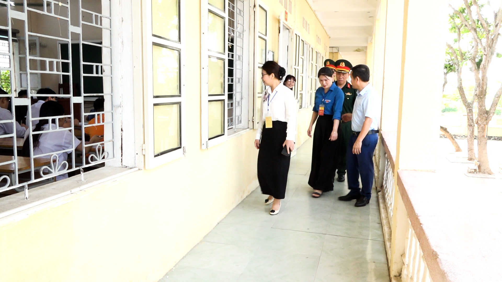 Ban Chỉ đạo phường Đông Quang kiểm tra công tác phục vụ kỳ thi tuyển sinh lớp 10 tại Trường THPT Đông Sơn 2