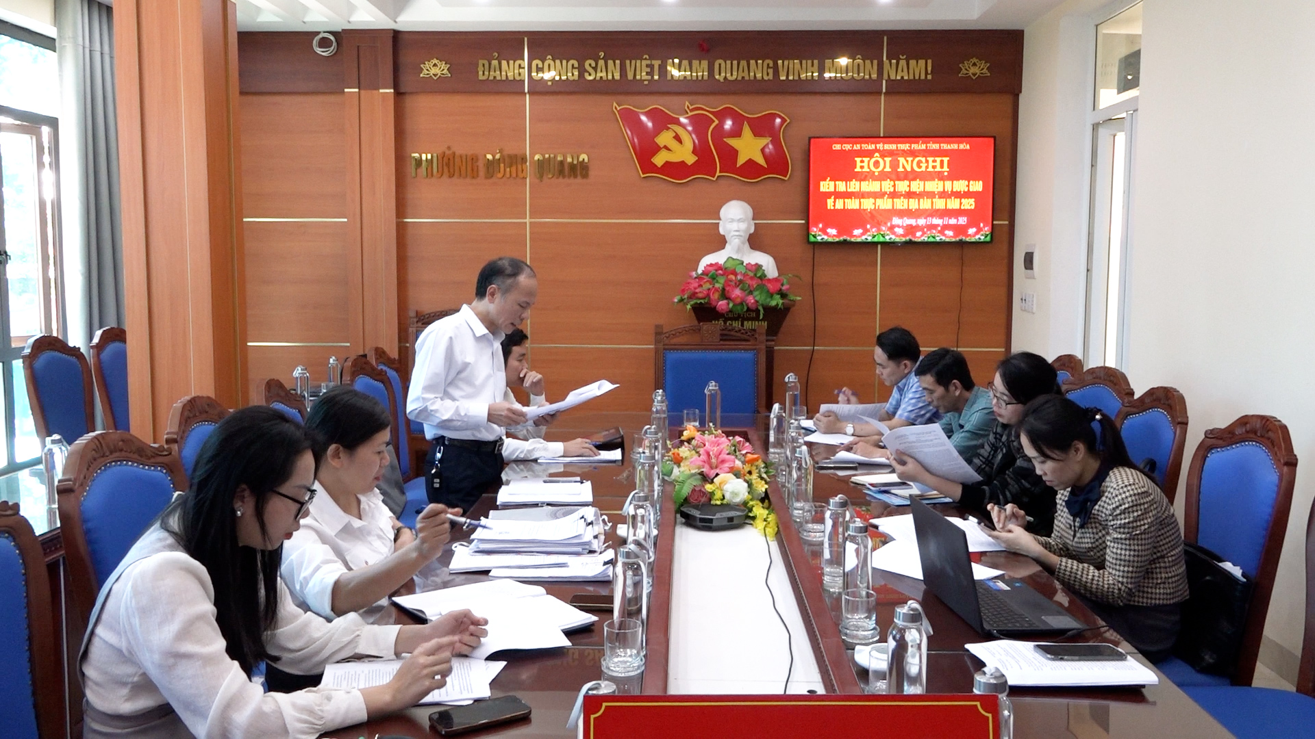 Đoàn kiểm tra liên ngành về an toàn thực phẩm tỉnh Thanh Hóa làm việc tại phường Đông Quang