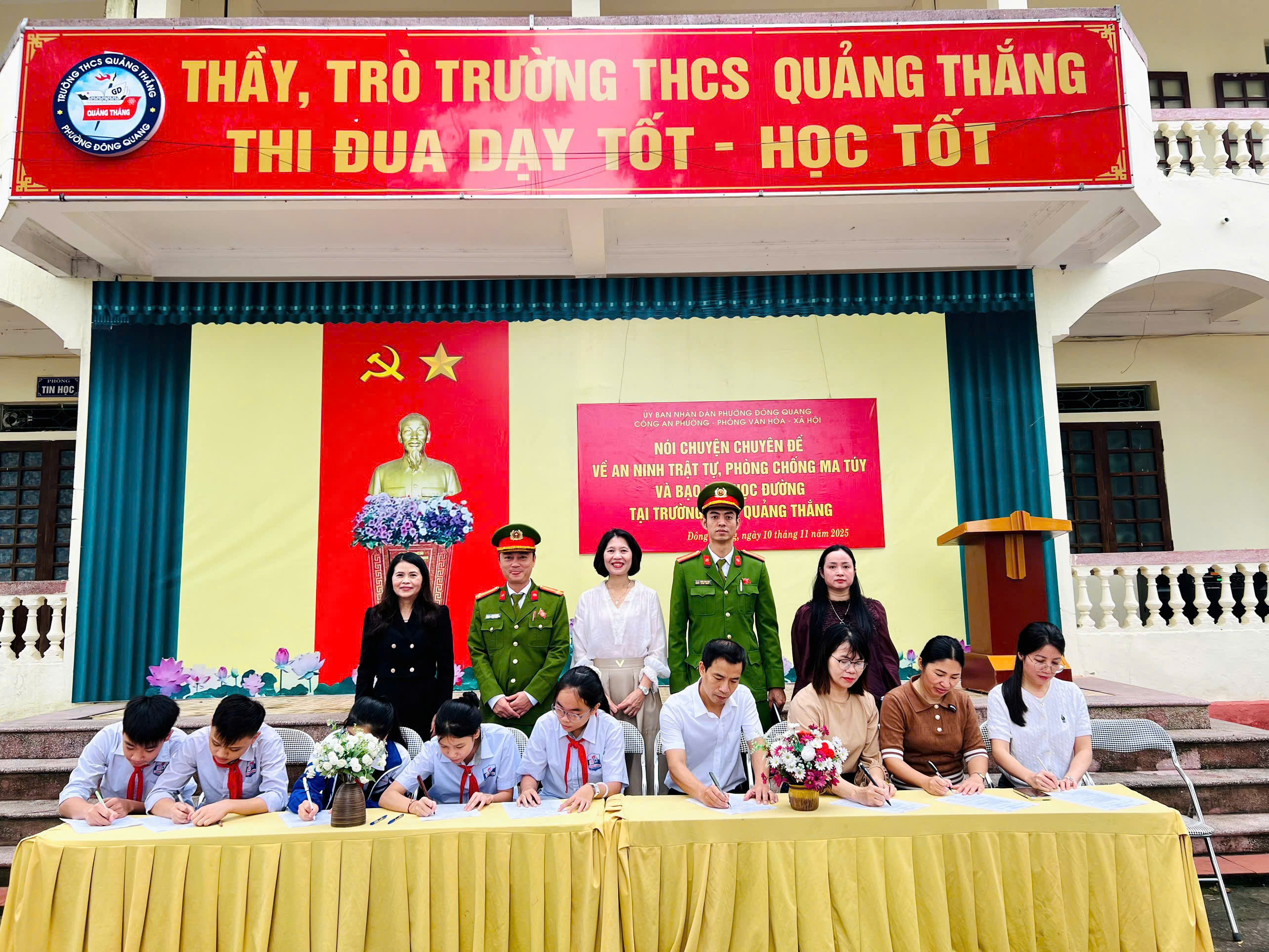 Anh-tin-bai