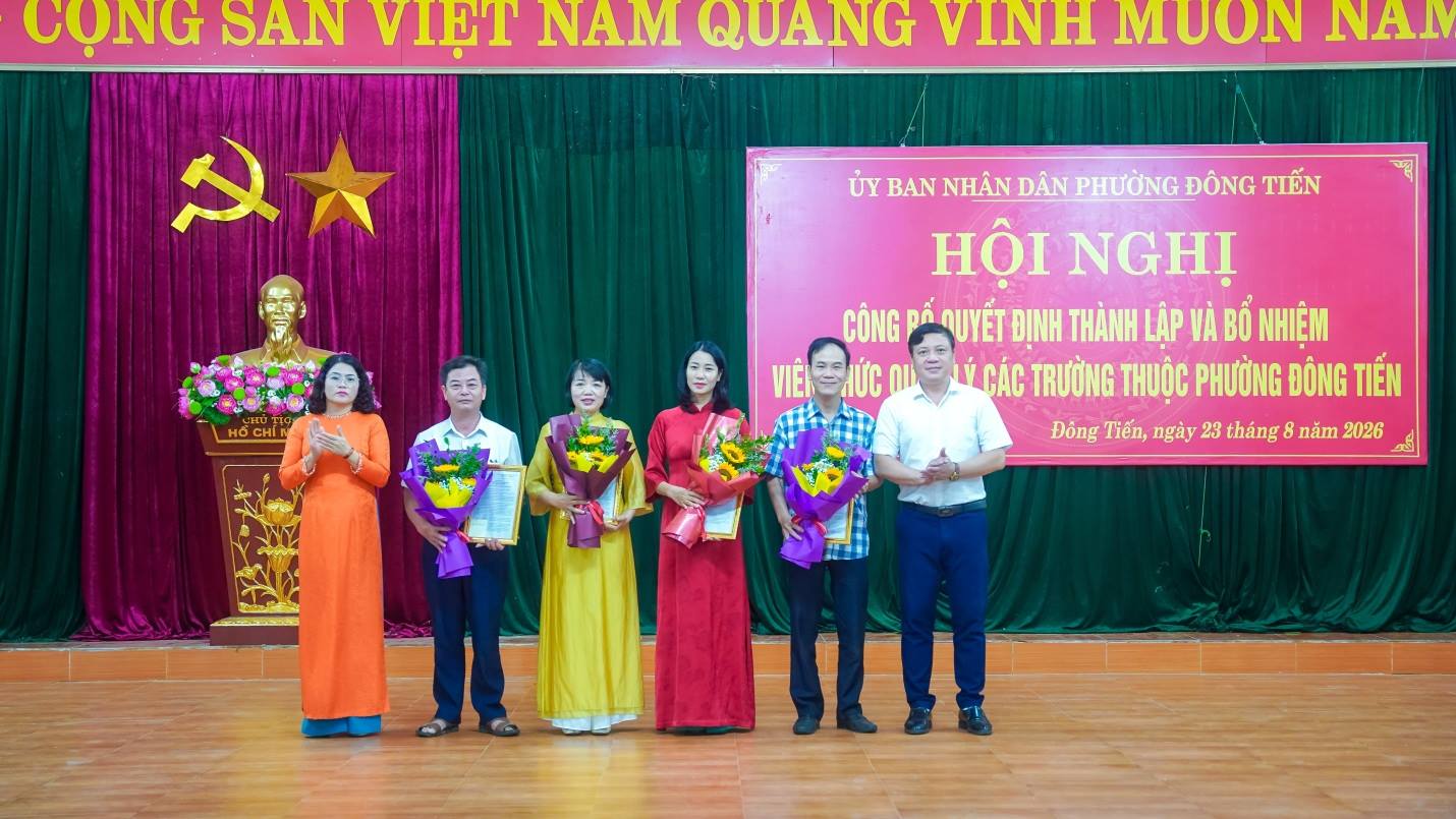 d:\Downloads\Dang xu ly\2026\Thang 8\23.8\trao qd\DSC00907.jpg