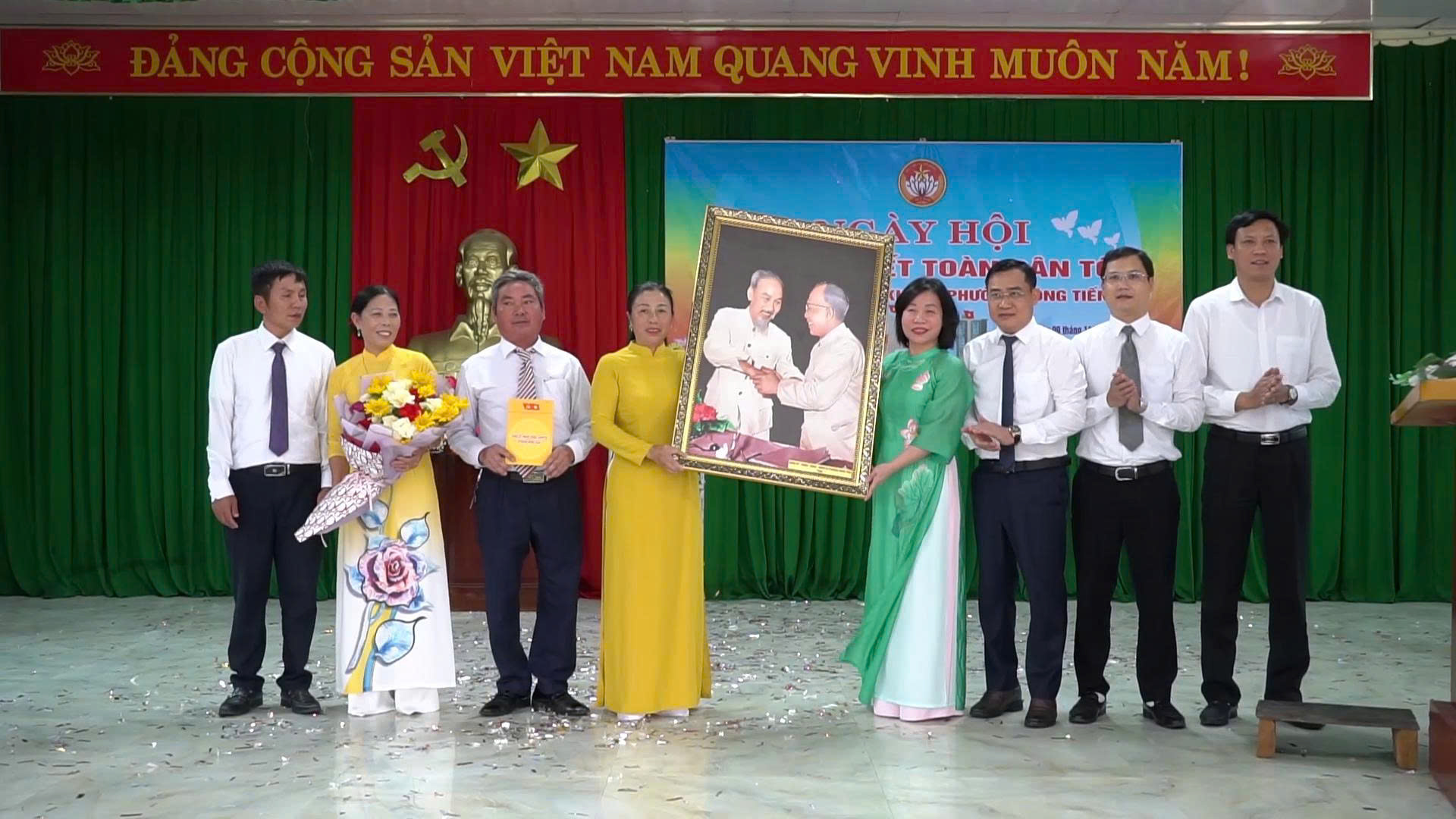 Tổ dân phố Hiệp Khởi, phường Đông Tiến tổ chức Ngày hội Đại đoàn kết toàn dân tộc