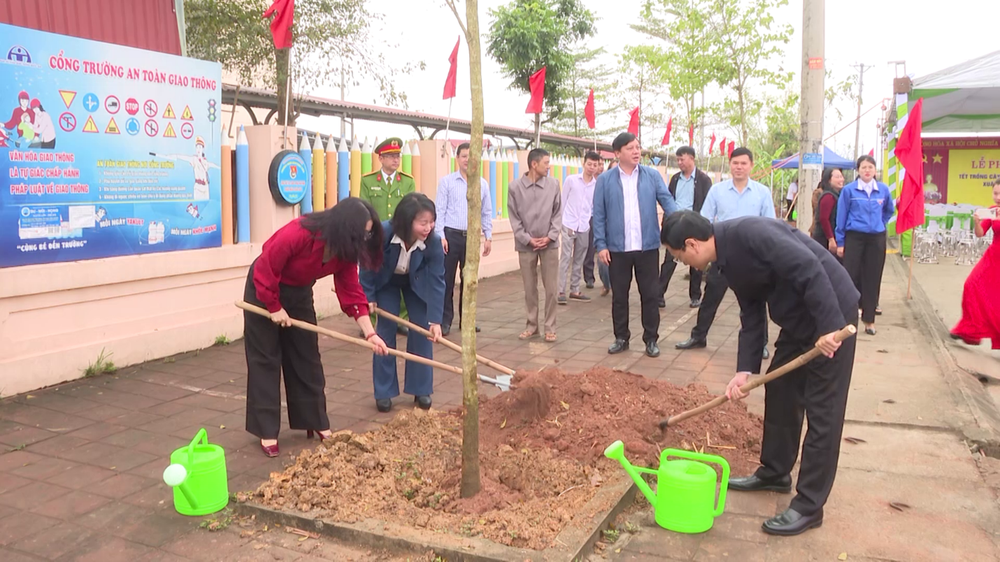 Phường Đông Tiến hưởng ứng “Tết trồng cây đời đời nhớ ơn Bác Hồ” Xuân Bính Ngọ năm 2026