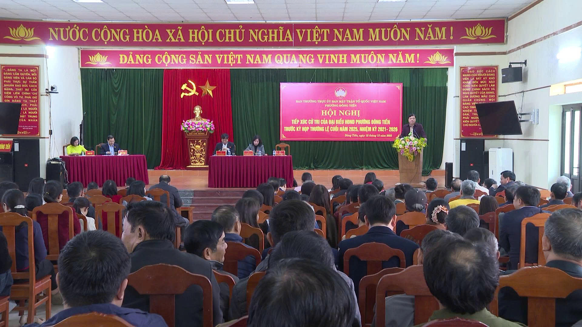 Hội  nghị tiếp xúc cử tri của đại biểu HĐND phường Đông Tiến trước kỳ họp thường lệ cuối năm 2025