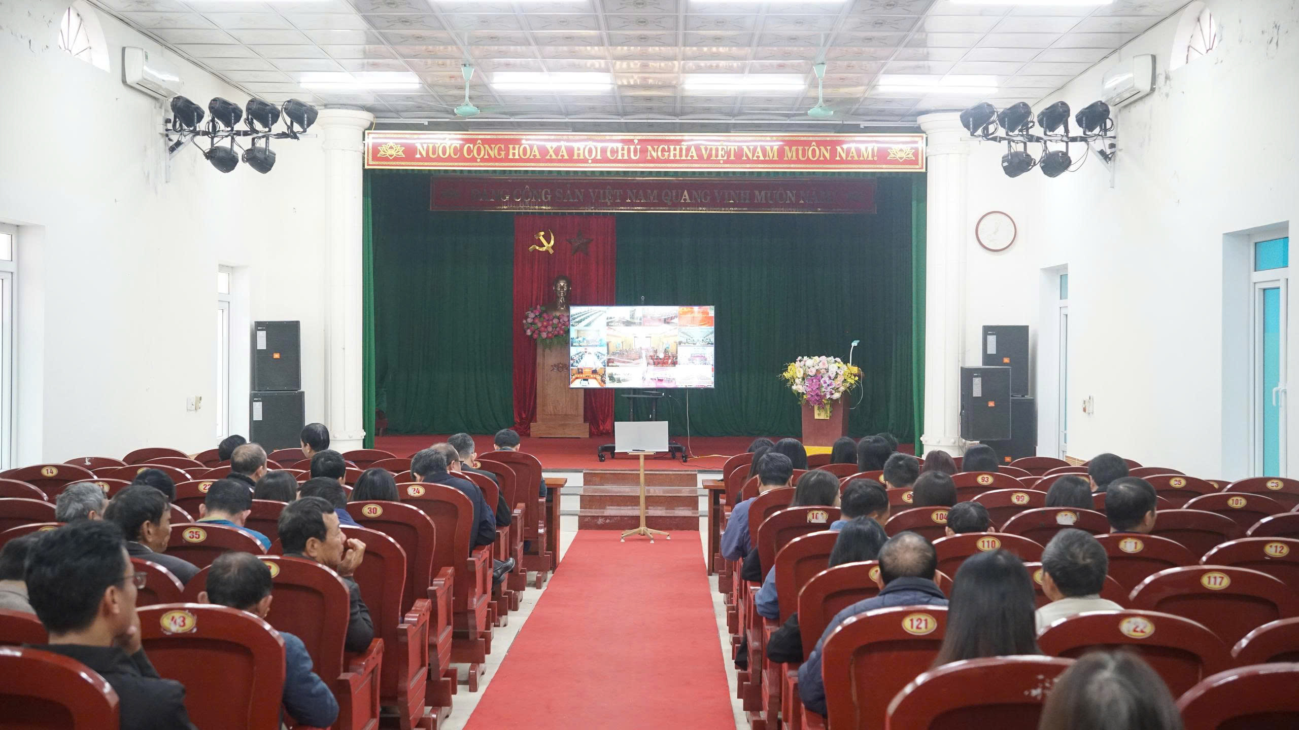 Phường Đông Tiến dự Hội nghị báo cáo viên Trung ương toàn quốc thông báo nhanh kết quả Đại hội XIV của Đảng