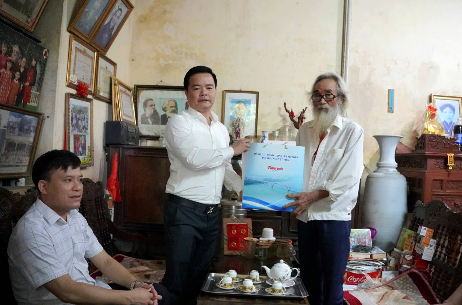 Anh-tin-bai