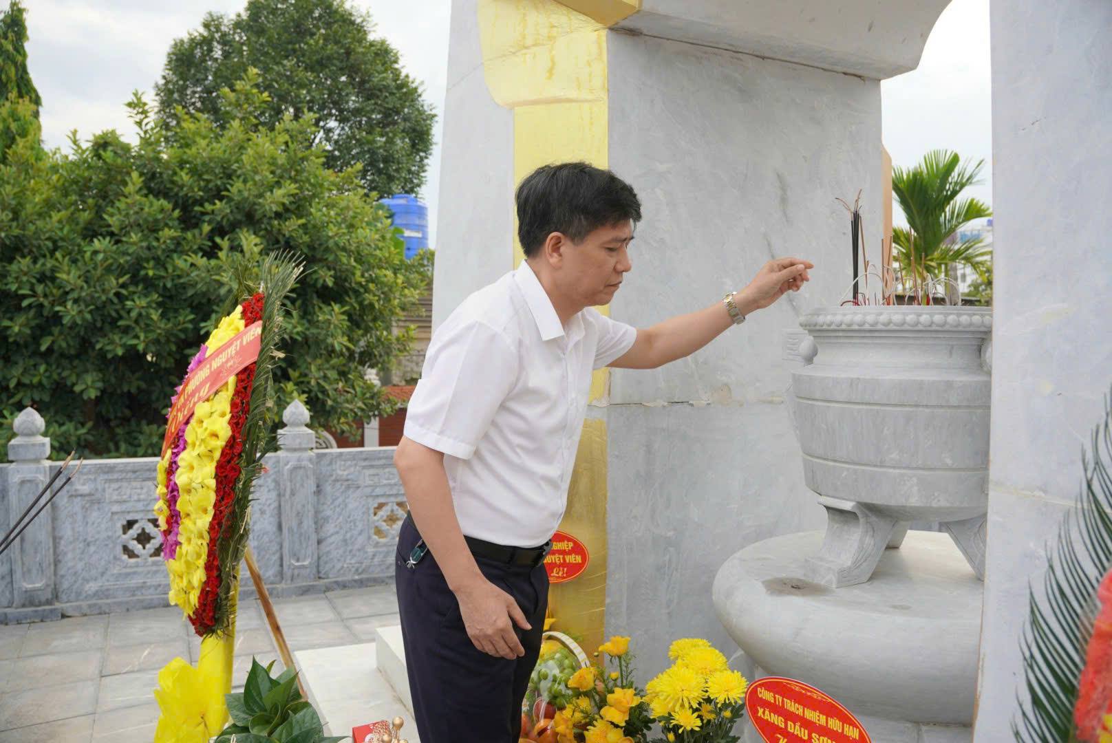 Anh-tin-bai