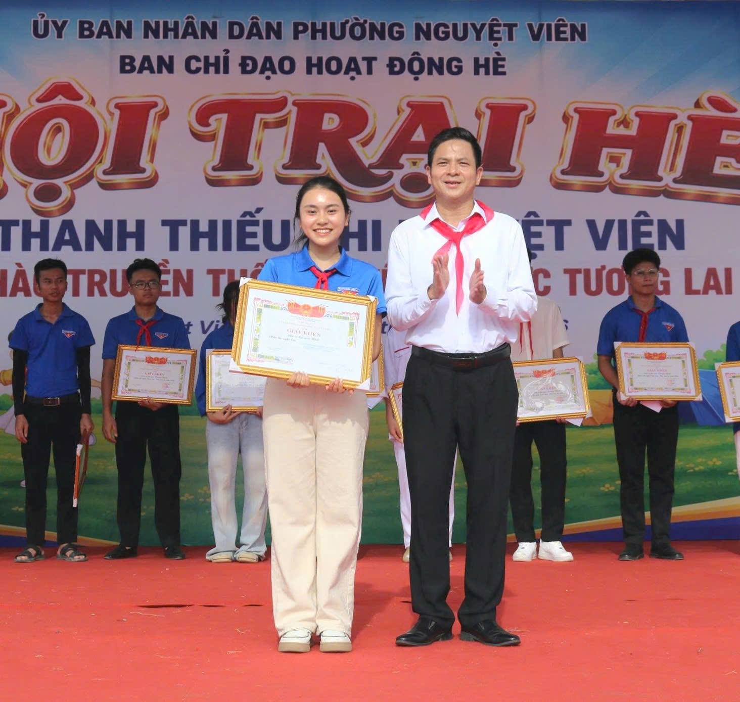 Anh-tin-bai
