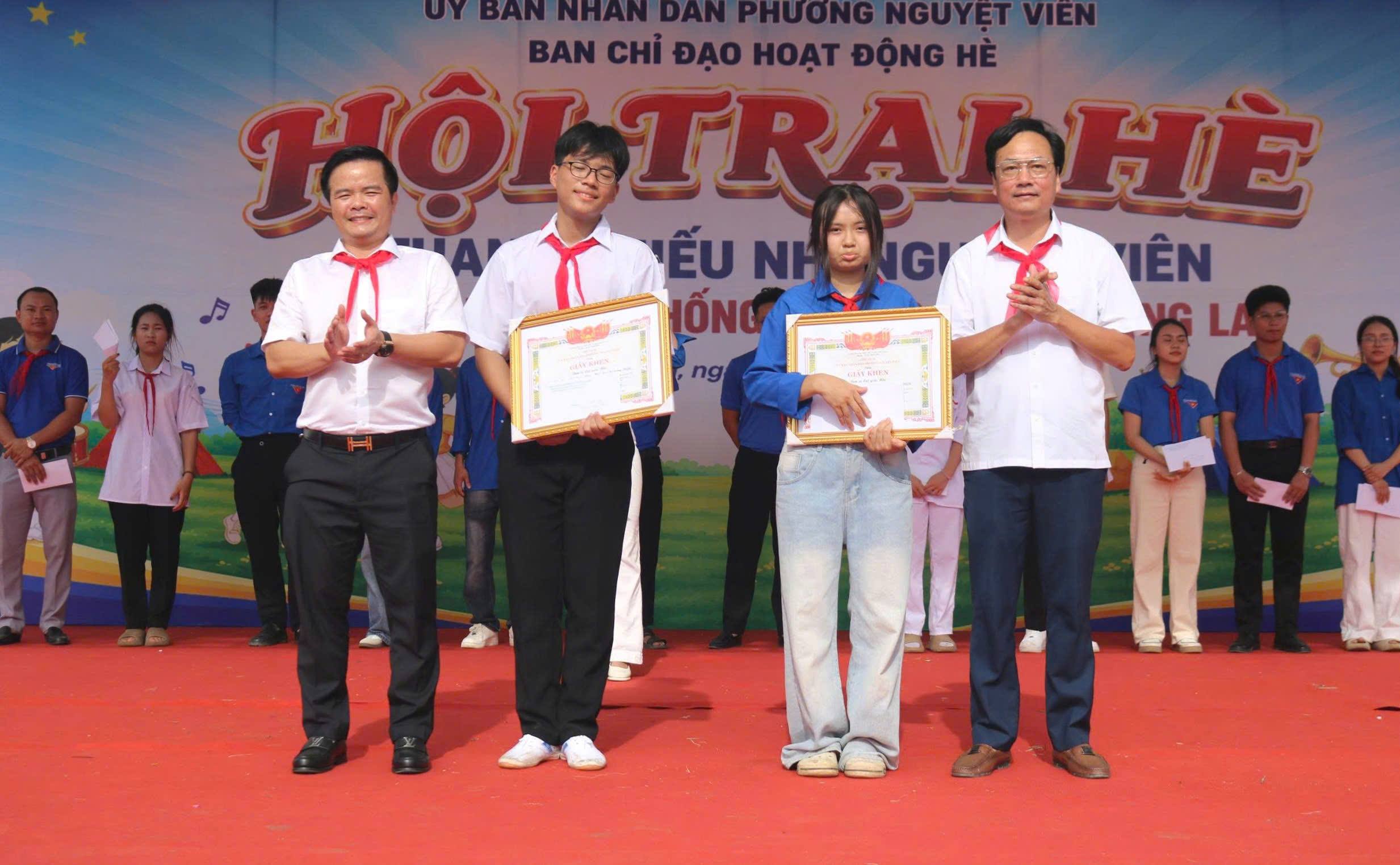Anh-tin-bai