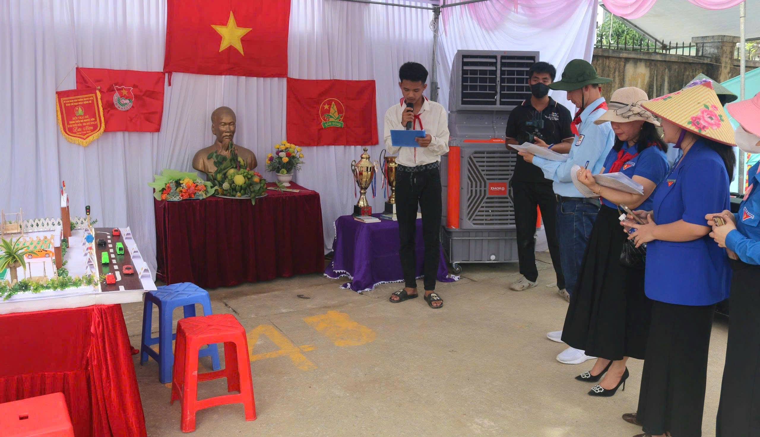 Anh-tin-bai