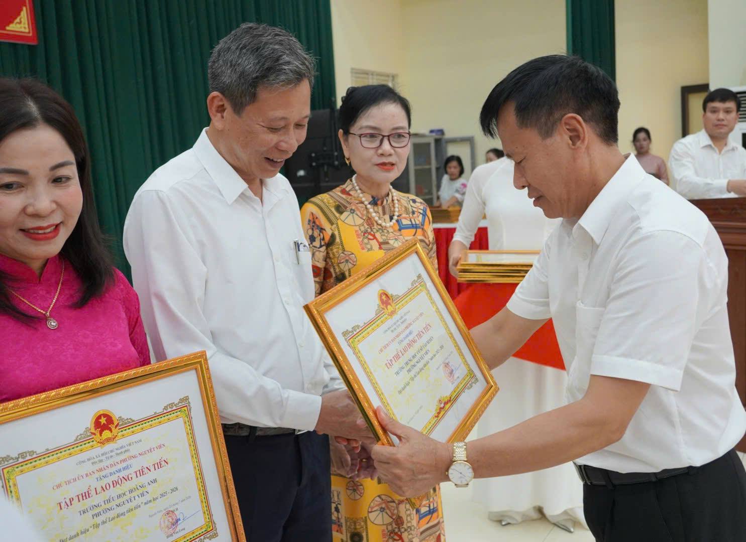Anh-tin-bai