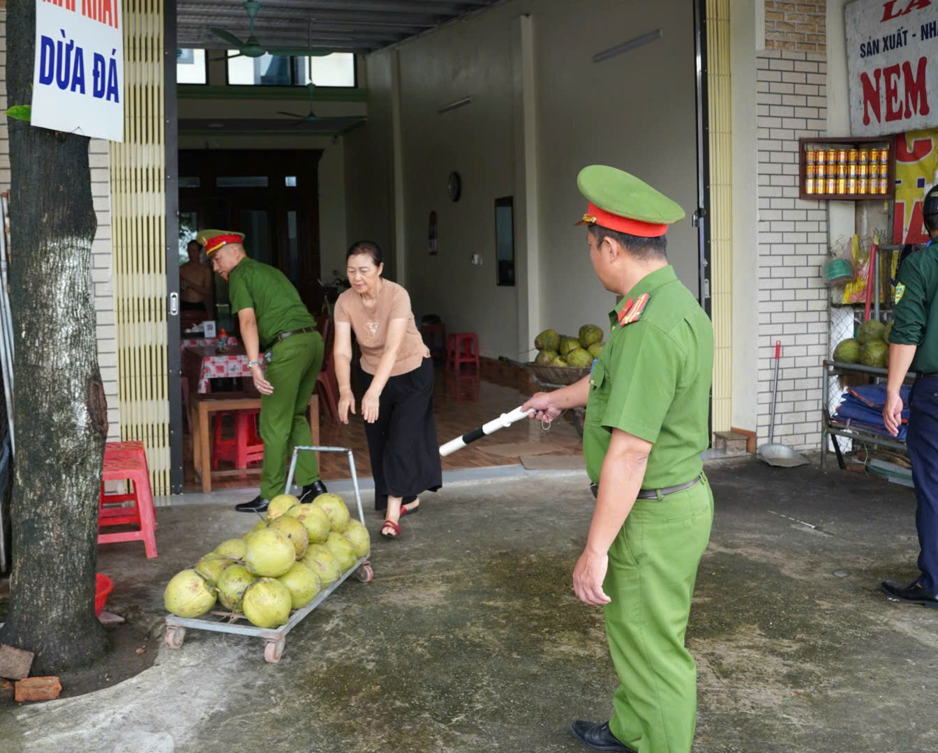 Anh-tin-bai