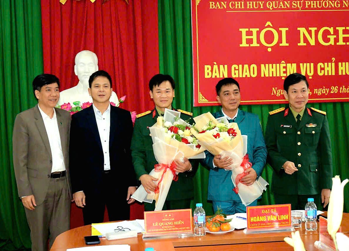 Hội nghị bàn giao chức vụ Chỉ huy trưởng Ban Chỉ huy Quân sự phường Nguyệt Viên