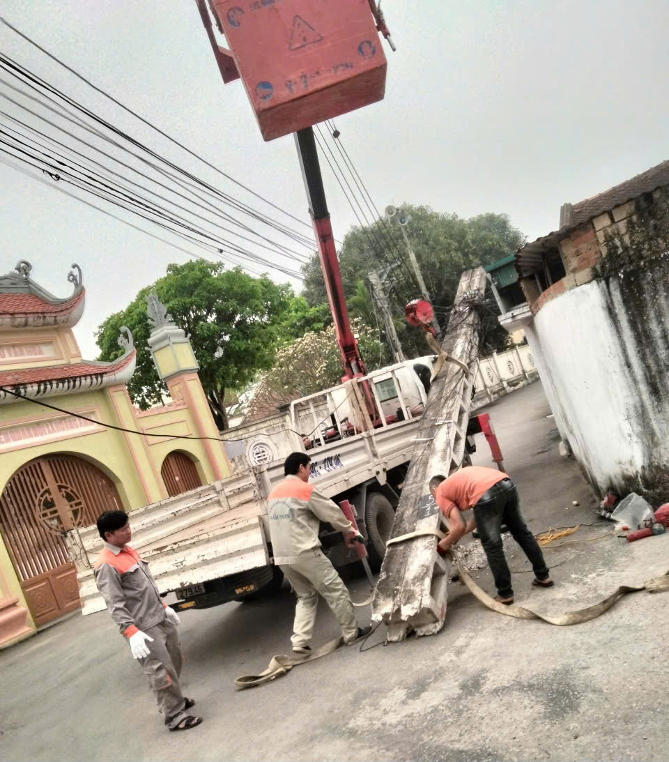 Nguyệt Viên tập trung di chuyển, cắt bỏ cột điện, chỉnh trang hệ thống chiếu sáng đô thị