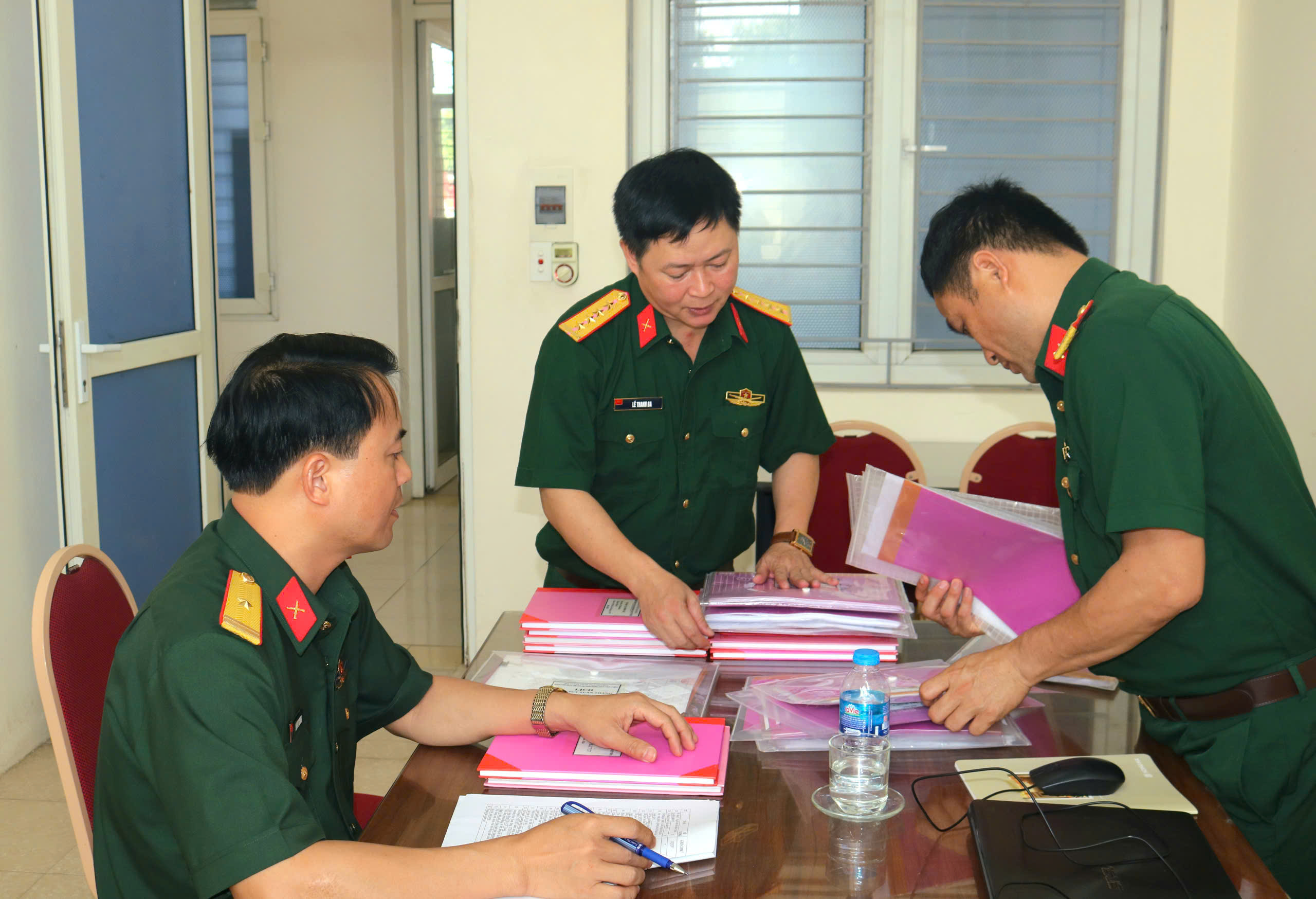 Anh-tin-bai