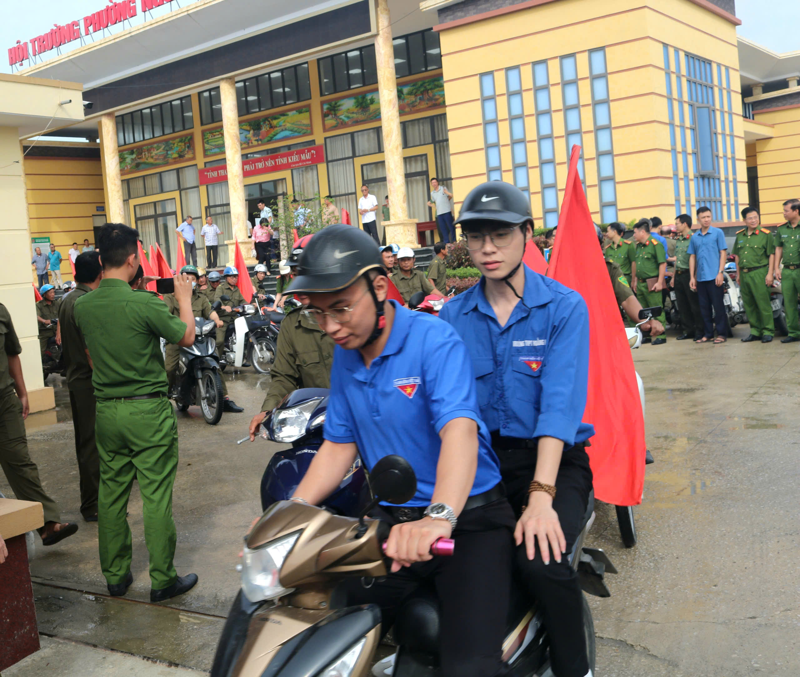 Anh-tin-bai