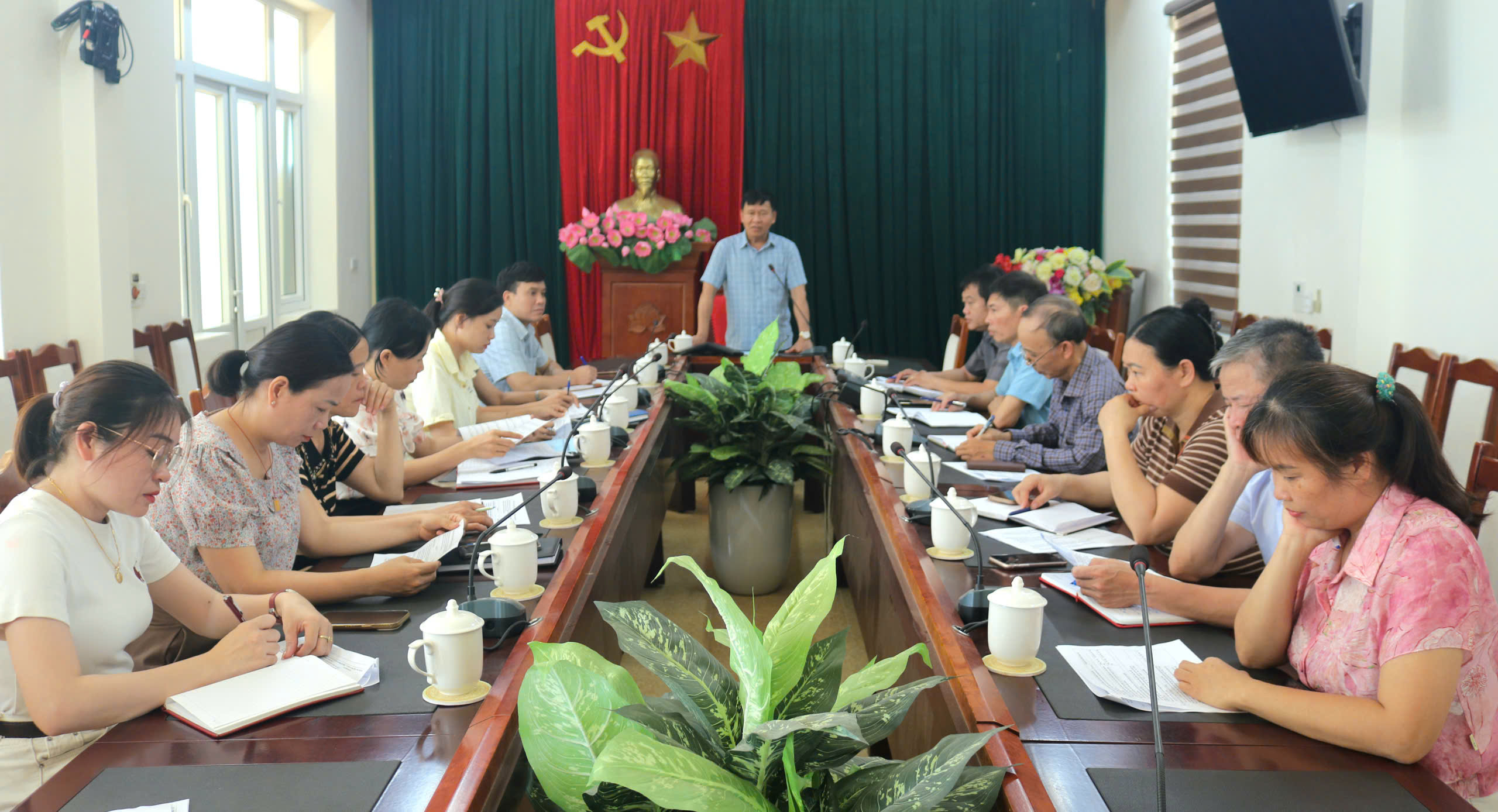 Anh-tin-bai