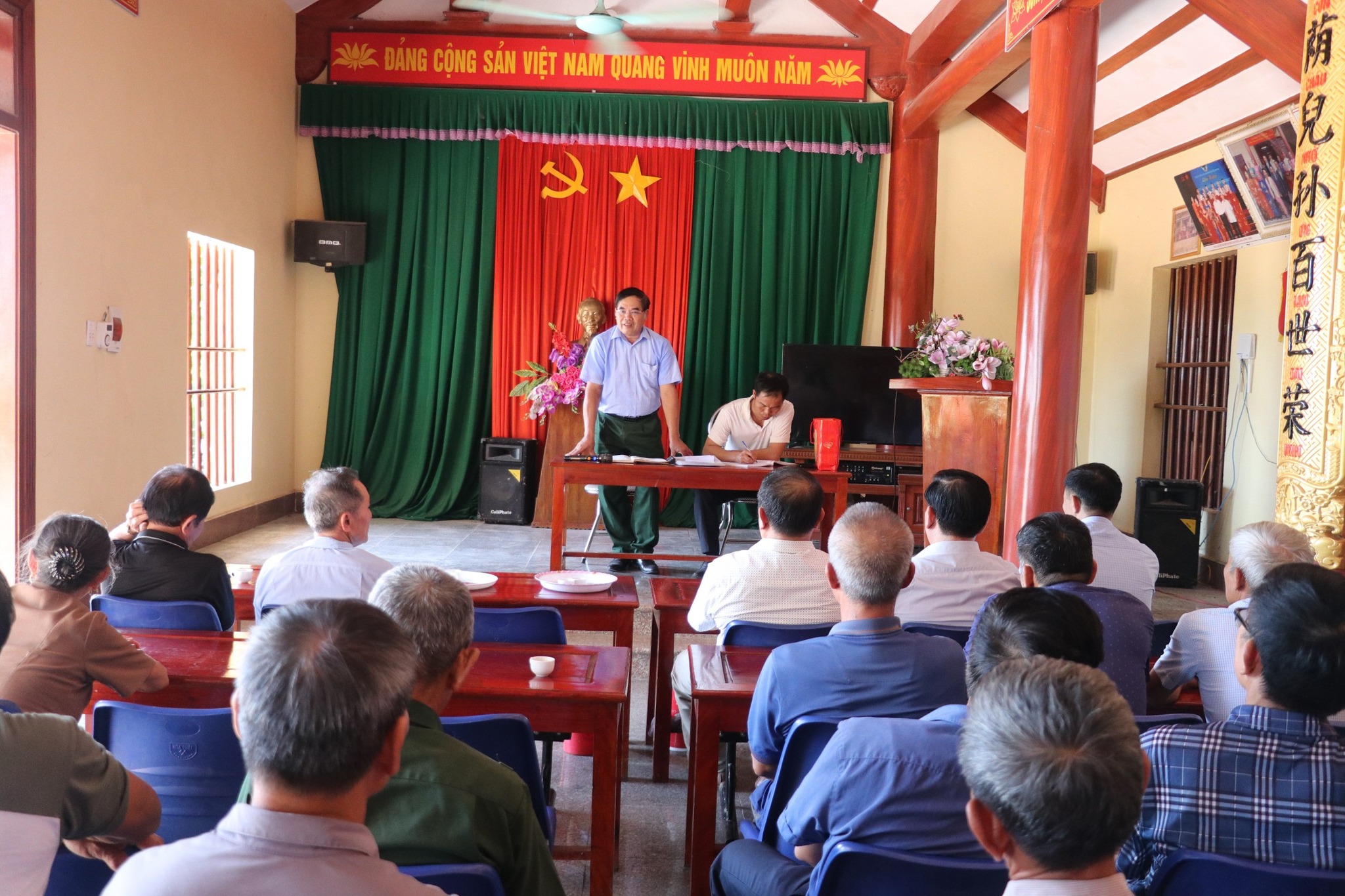Chủ tịch UBND phường Nguyễn Thanh Tùng dự sinh hoạt thường kỳ tại Tổ dân phố Lương Thôn