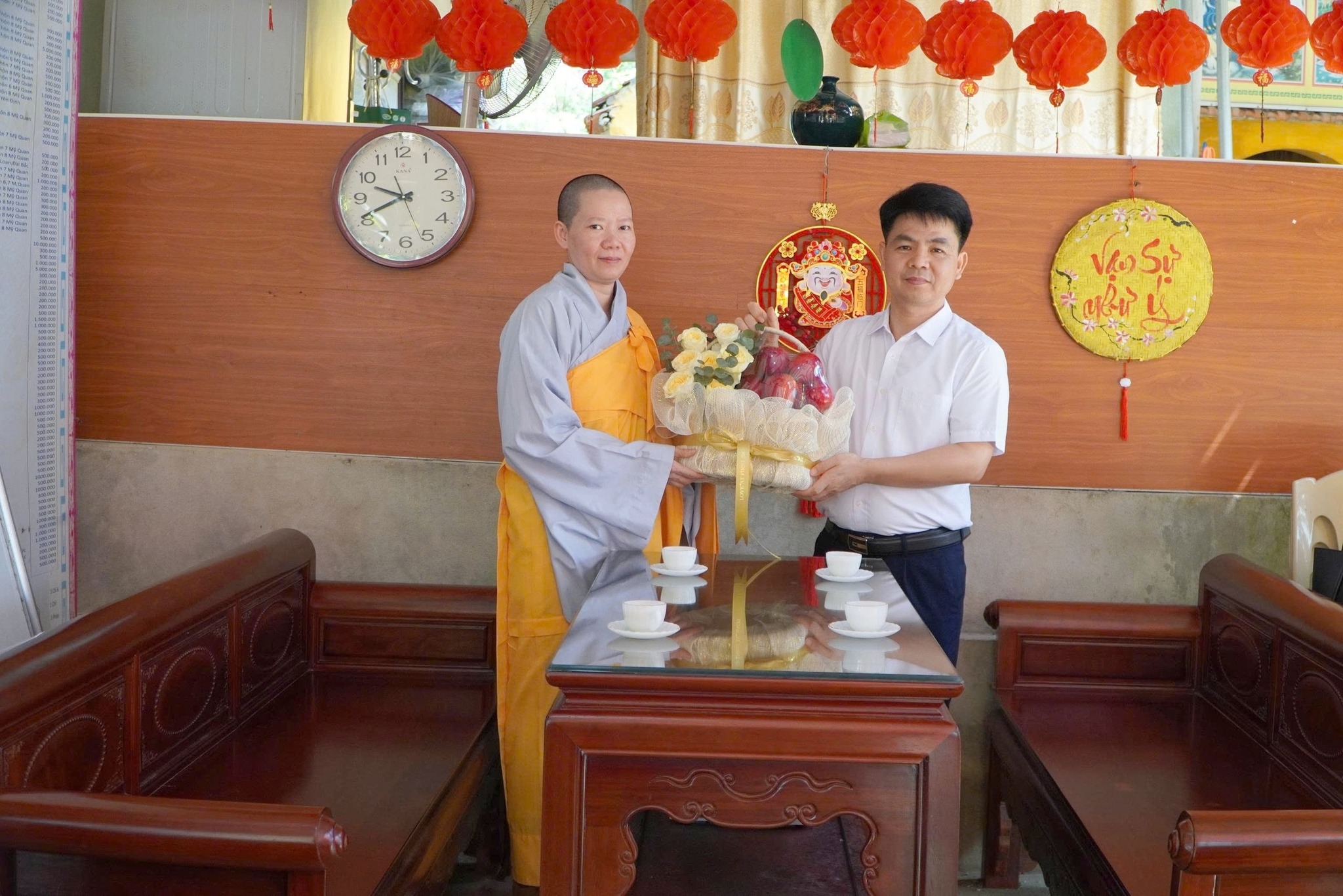 Lãnh đạo phường Bỉm Sơn thăm và chúc mừng các cơ sở Phật giáo nhân dịp Đại lễ Vu Lan.