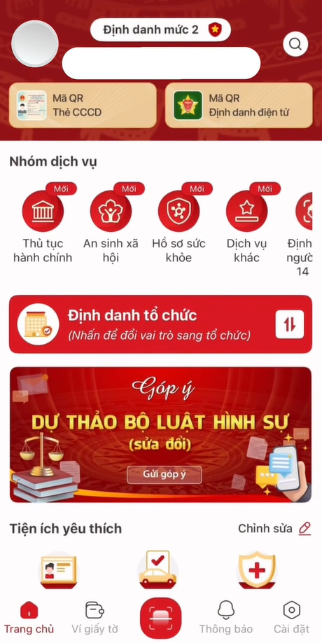 Công an phường Bỉm Sơn hướng dẫn Nhân dân góp ý dự thảo Bộ luật Hình sự trên VNeID