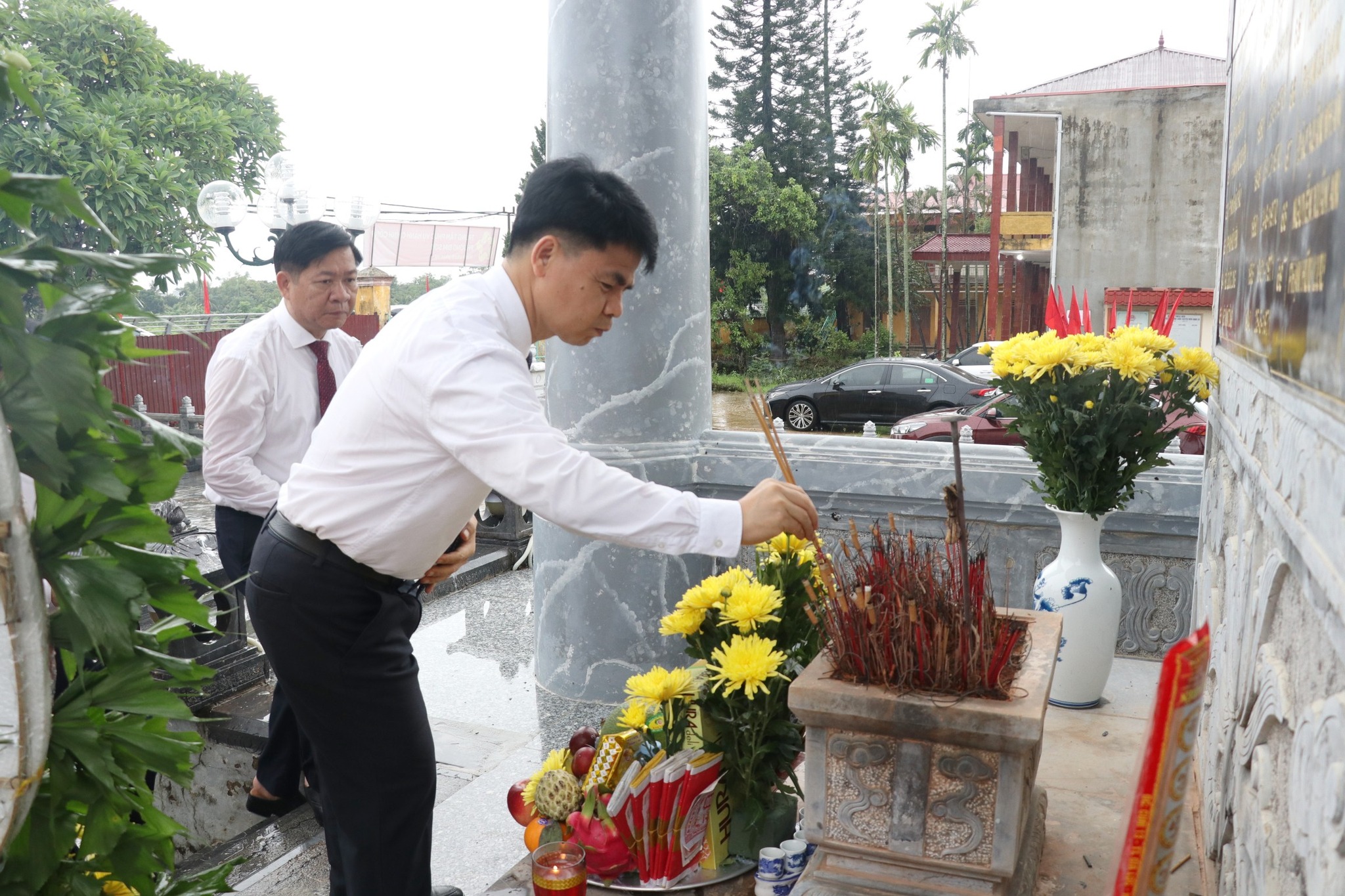 Anh-tin-bai