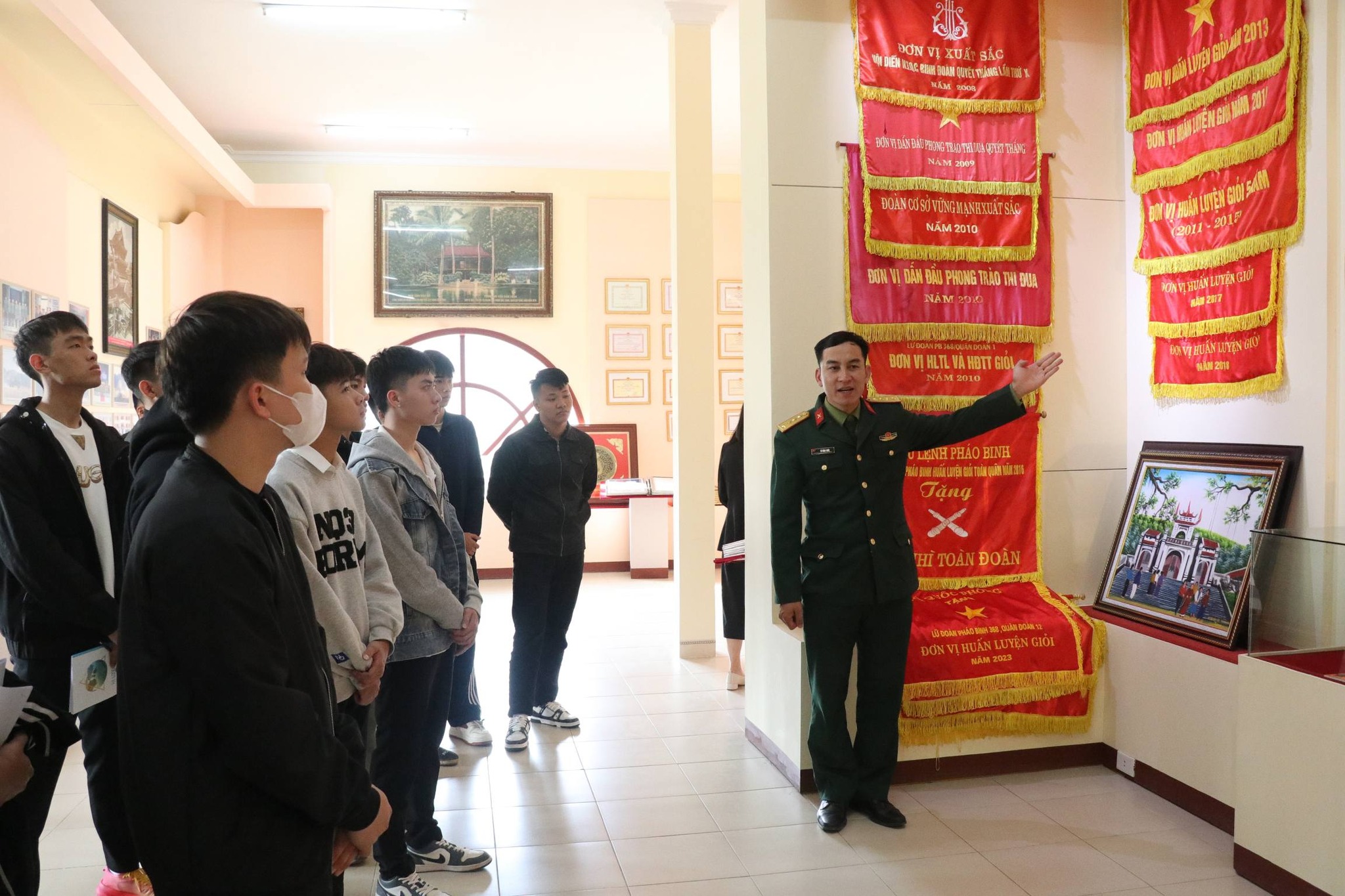 Anh-tin-bai