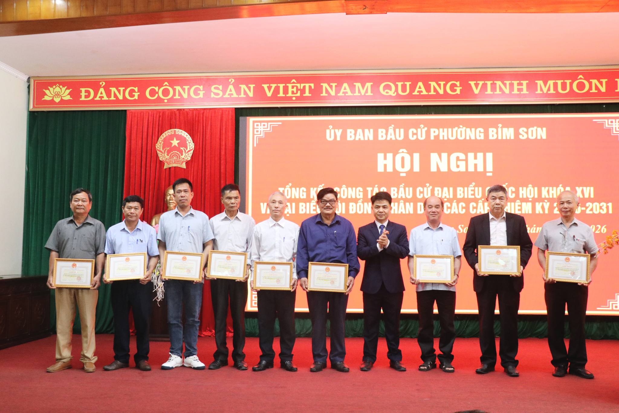 Anh-tin-bai