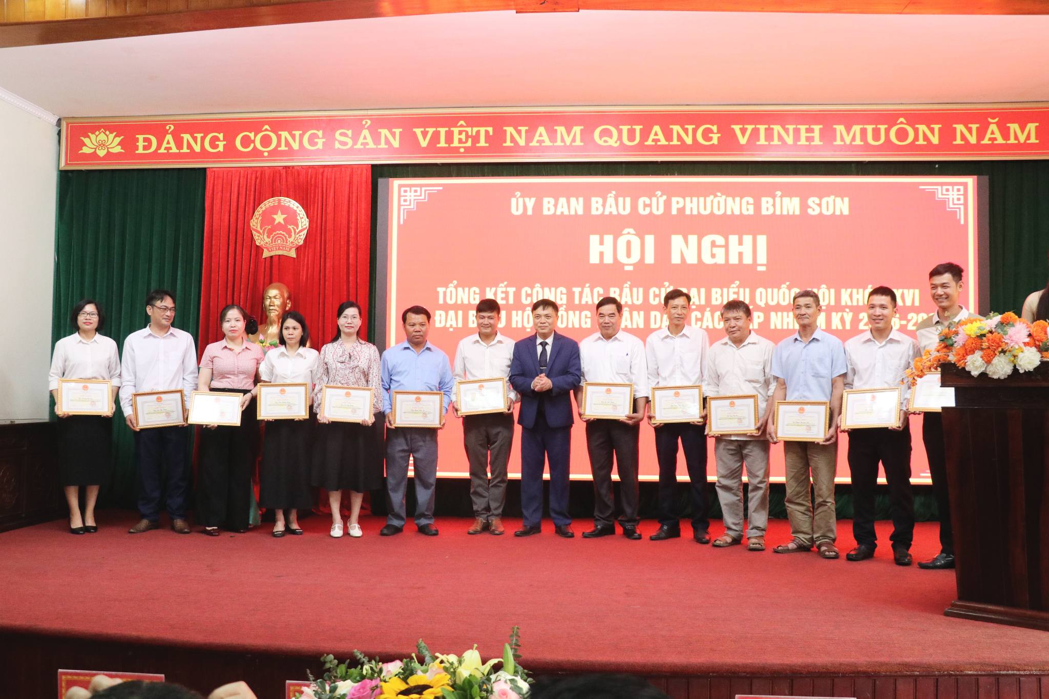 Anh-tin-bai