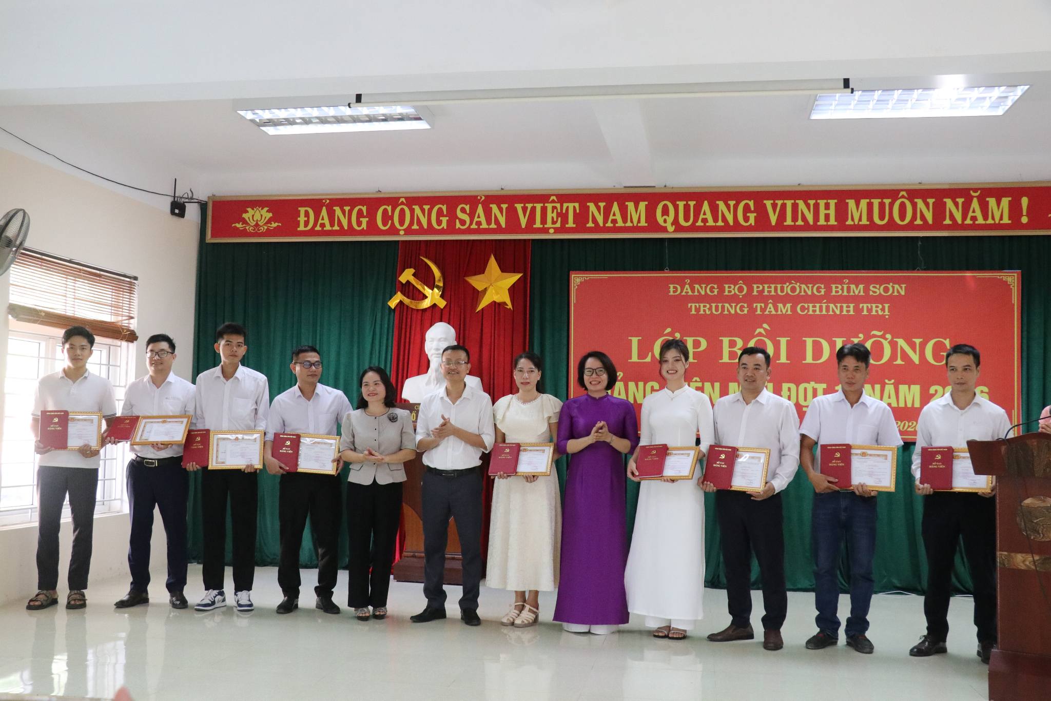 Anh-tin-bai