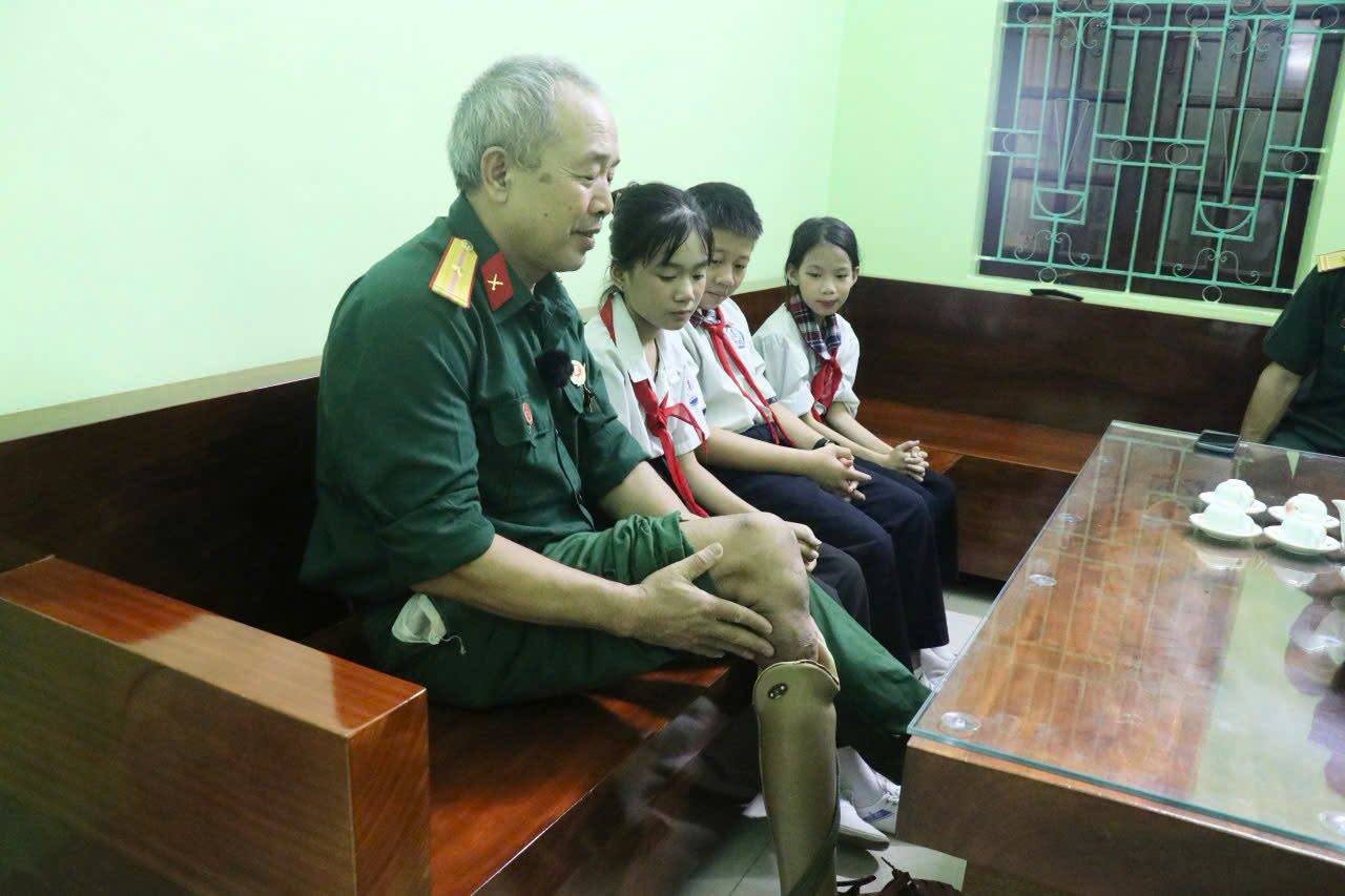 Anh-tin-bai