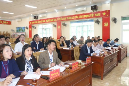 Bí thư Thị ủy Nguyễn Văn Khiên làm việc với Đảng uỷ phường Ba Đình