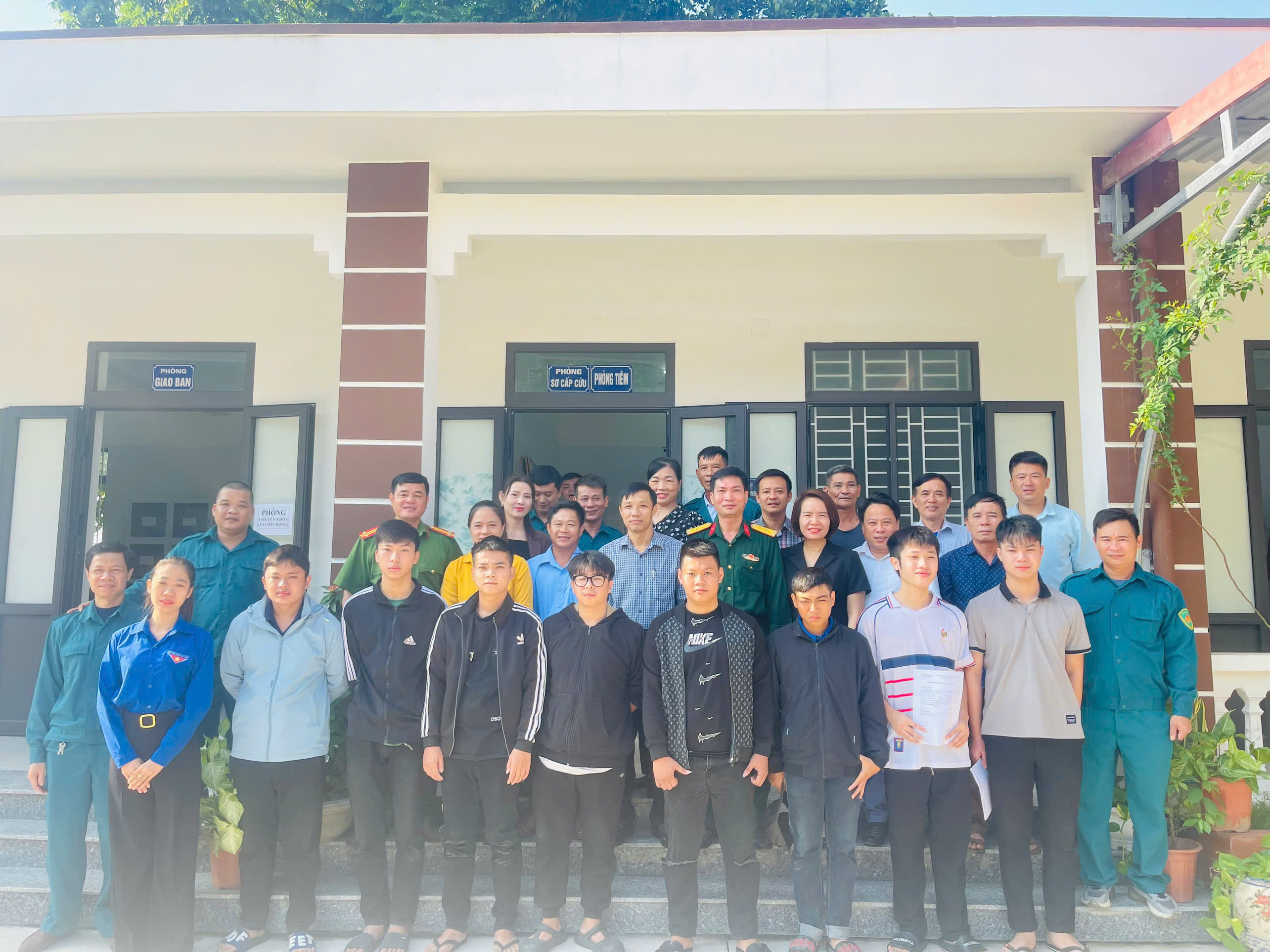 THANH NIÊN PHƯỜNG ĐÔNG SƠN HĂNG HÁI THAM GIA SƠ KHÁM TUYỂN NGHĨA VỤ QUÂN SỰ NĂM 2024