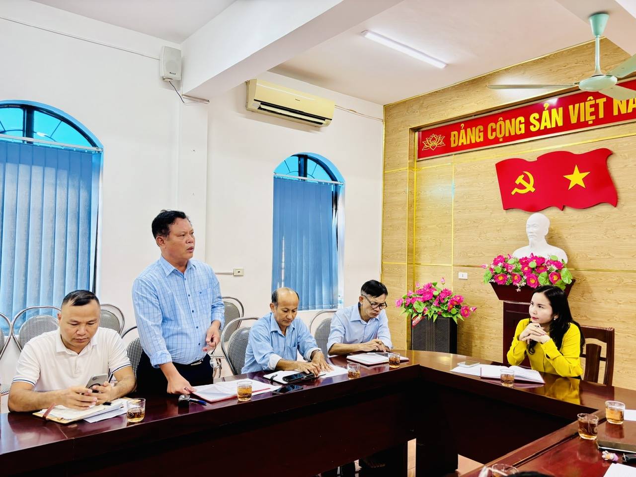 Anh-tin-bai