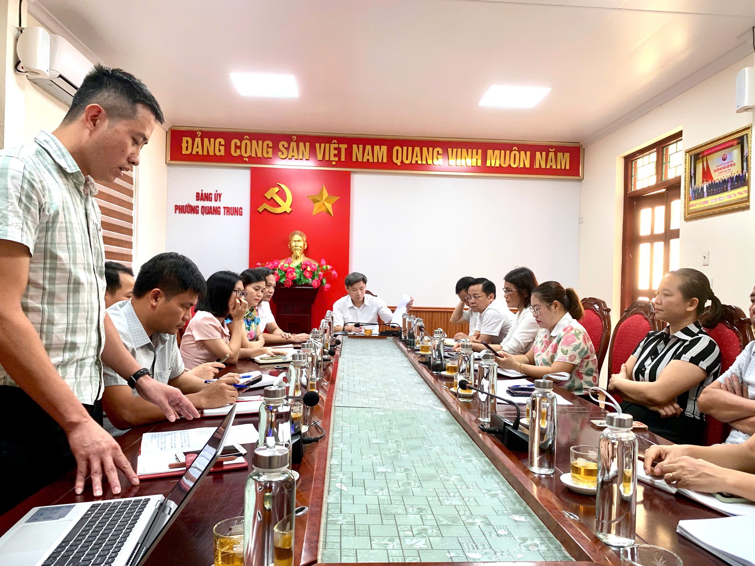 Anh-tin-bai