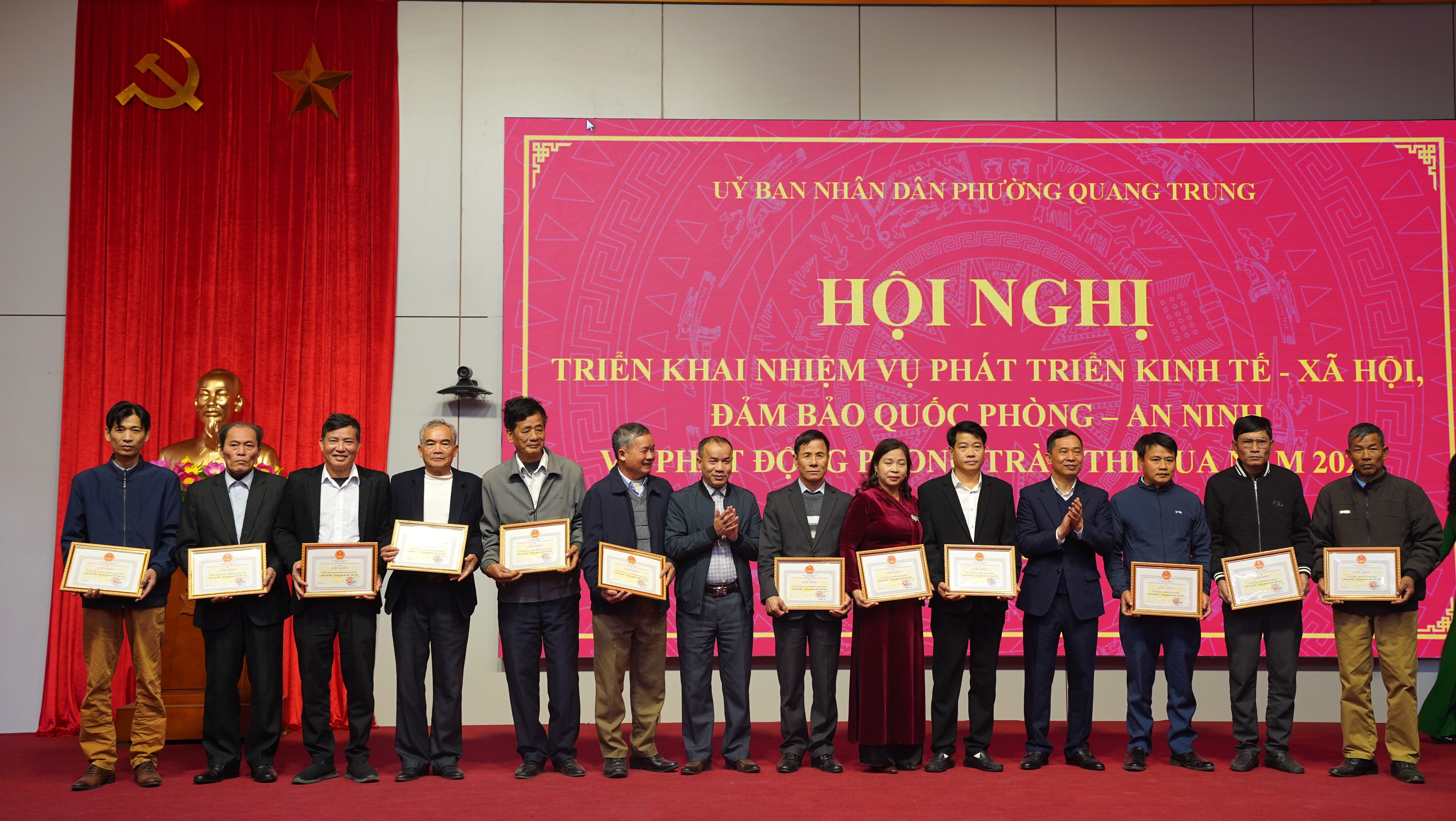 Anh-tin-bai